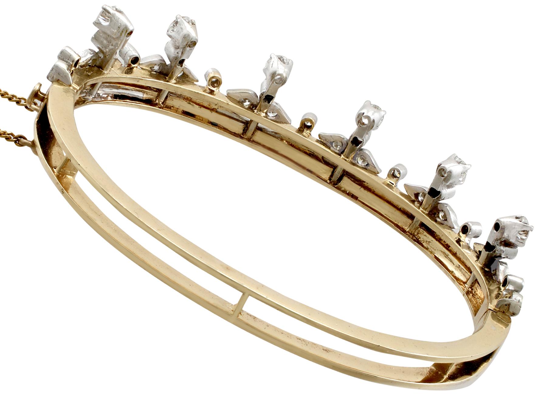 1930s Antique 1.62 Carat Diamond and Enamel Yellow Gold Crown Bangle In Excellent Condition For Sale In Jesmond, Newcastle Upon Tyne