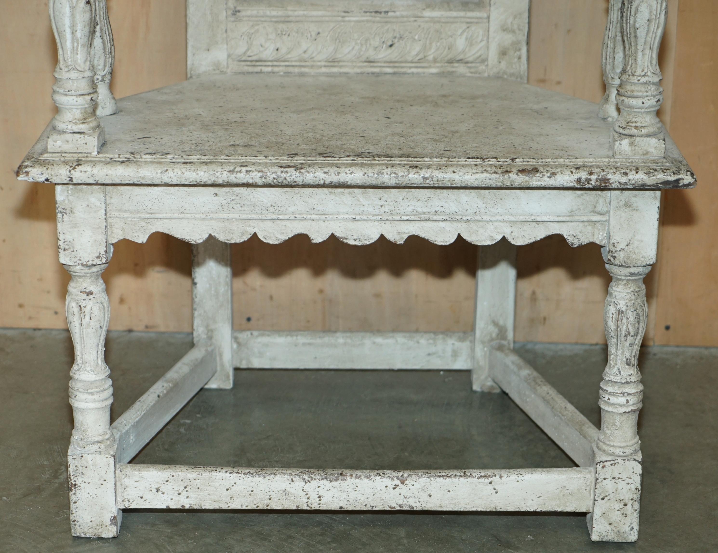 ANTICO 1622 DATATO ORNATAMENTE intagliato a mano IN INGLESE OAK PAINTED THRONE ARMCHAIR in vendita 8