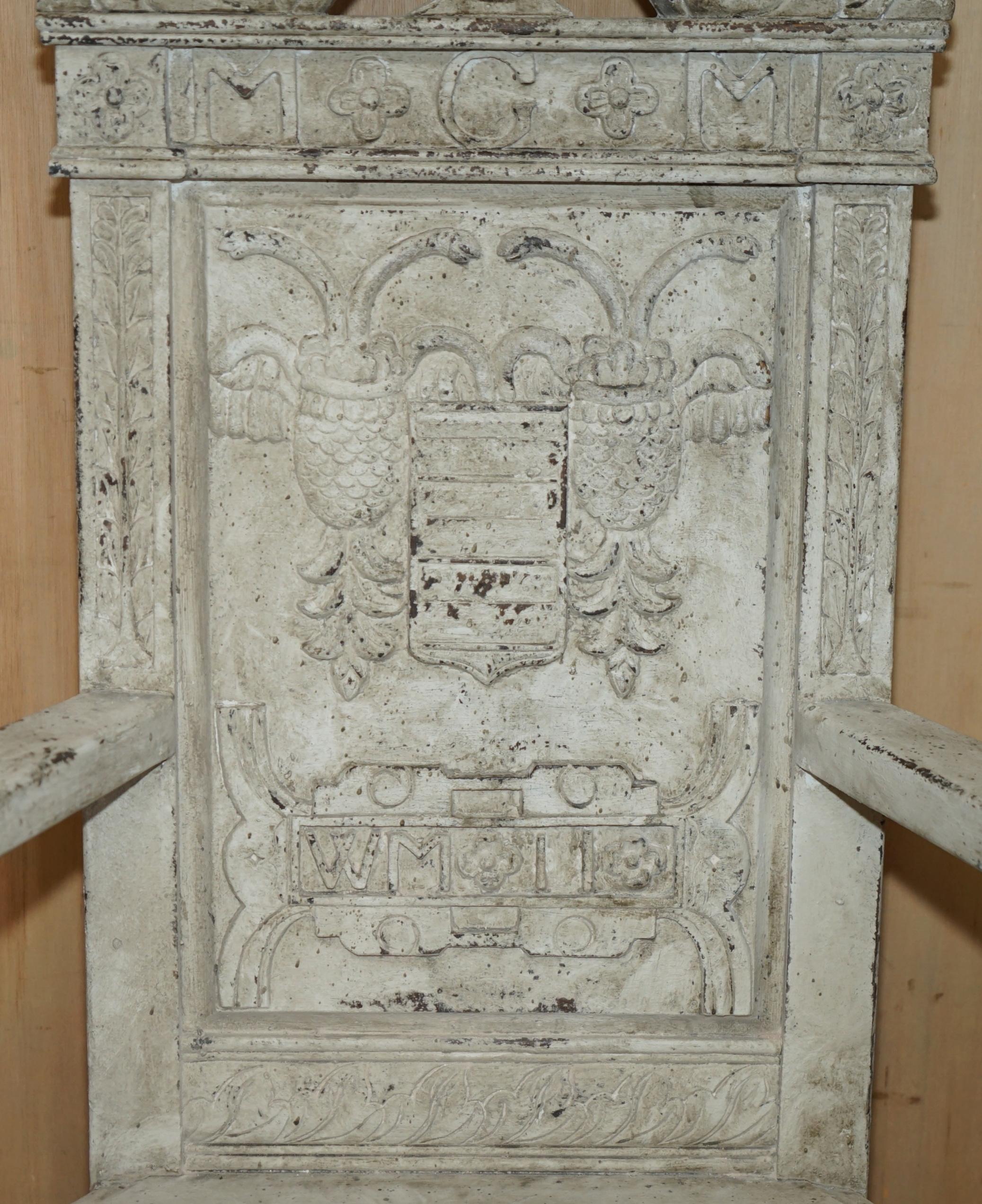 Quercia ANTICO 1622 DATATO ORNATAMENTE intagliato a mano IN INGLESE OAK PAINTED THRONE ARMCHAIR in vendita
