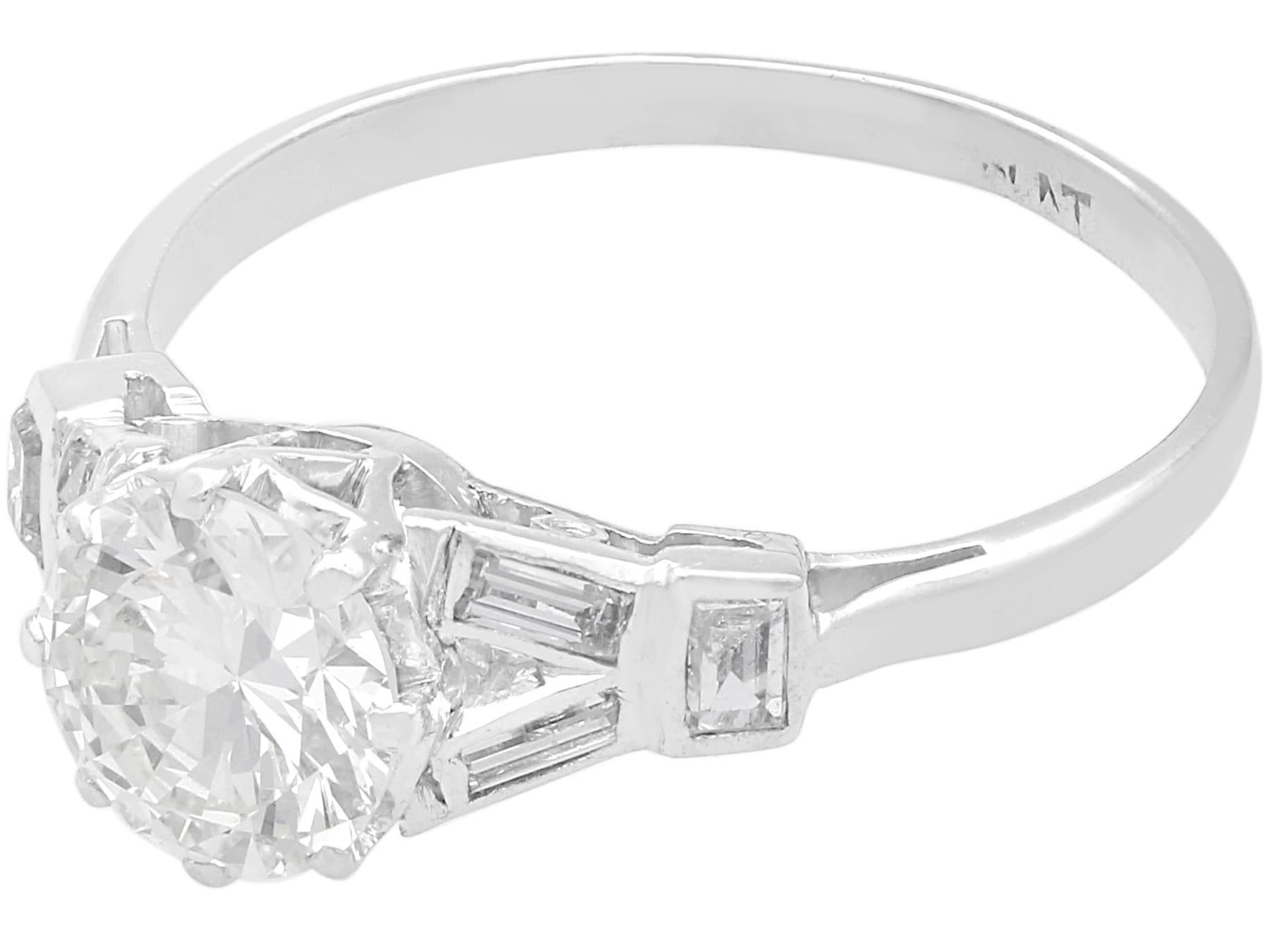 Antiker 1,65 Karat Diamant und Platin Solitär Ring CIRCA 1920 im Zustand „Hervorragend“ im Angebot in Jesmond, Newcastle Upon Tyne
