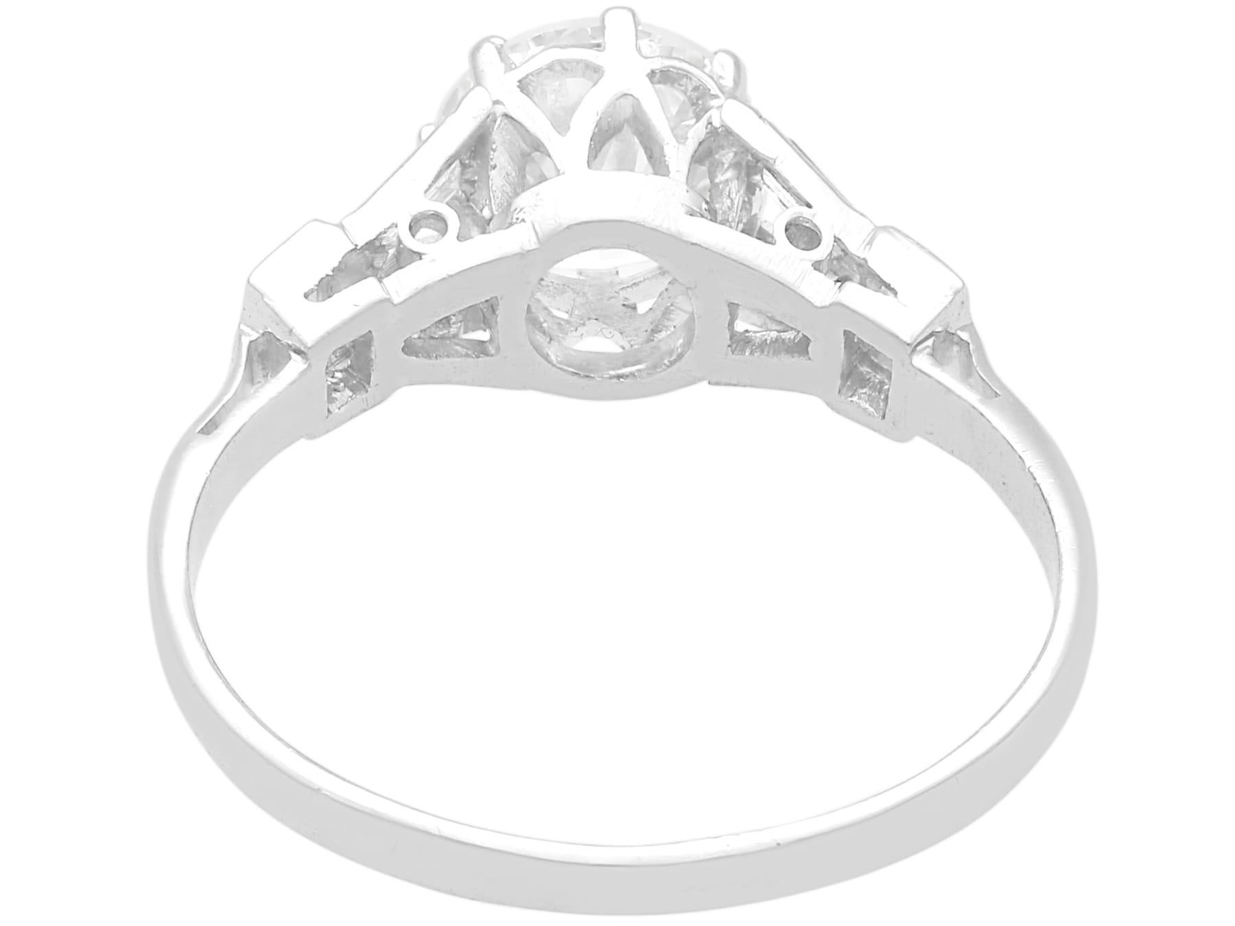 Antiker 1,65 Karat Diamant und Platin Solitär Ring CIRCA 1920 für Damen oder Herren im Angebot