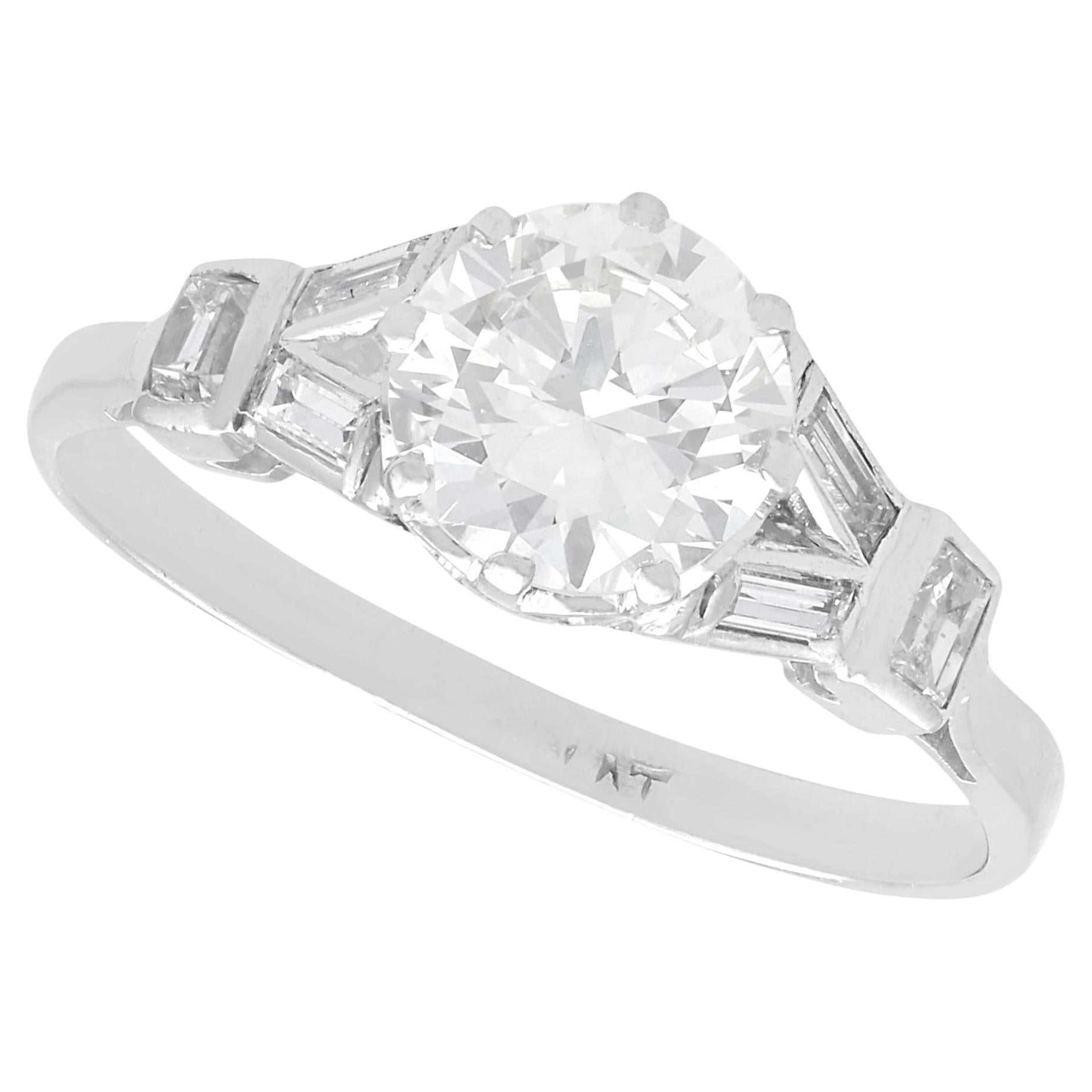 Antiker 1,65 Karat Diamant und Platin Solitär Ring CIRCA 1920 im Angebot