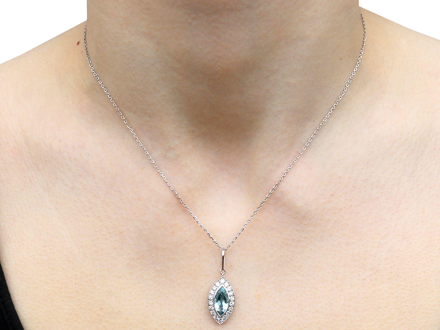 Antique 1.66 Carat Aquamarine and Diamond Platinum Pendant For Sale 2