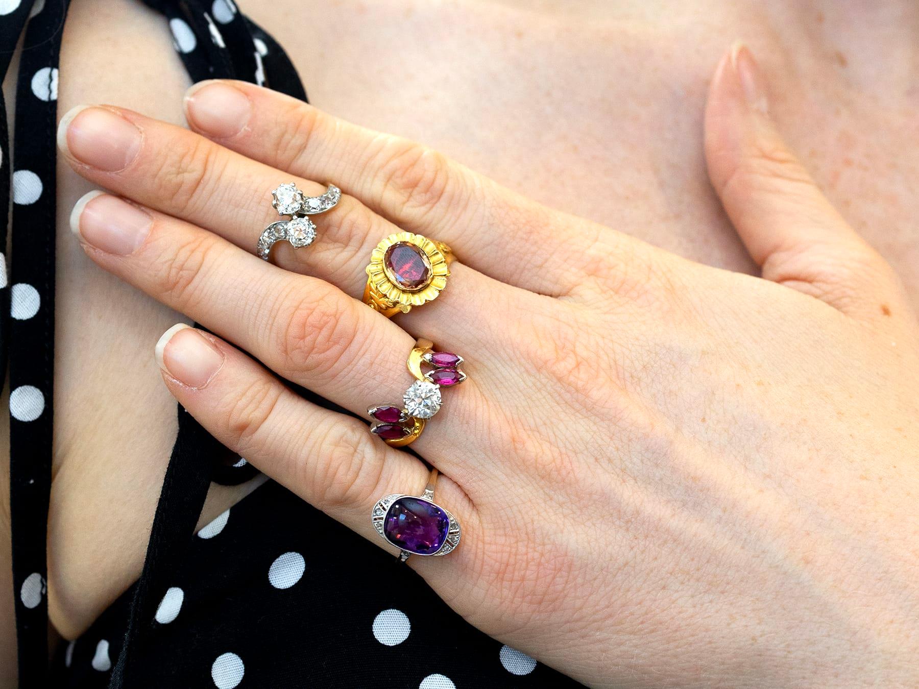 Anello di fidanzamento antico con diamante da 1,66 carati e oro giallo a torsione In condizioni ottime in vendita a Jesmond, Newcastle Upon Tyne