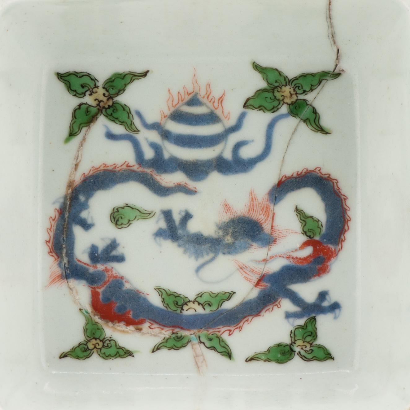 Edo Antique 1660-1700 Japanese Polychrome Plate Landscape Dragon Phoenix For Sale