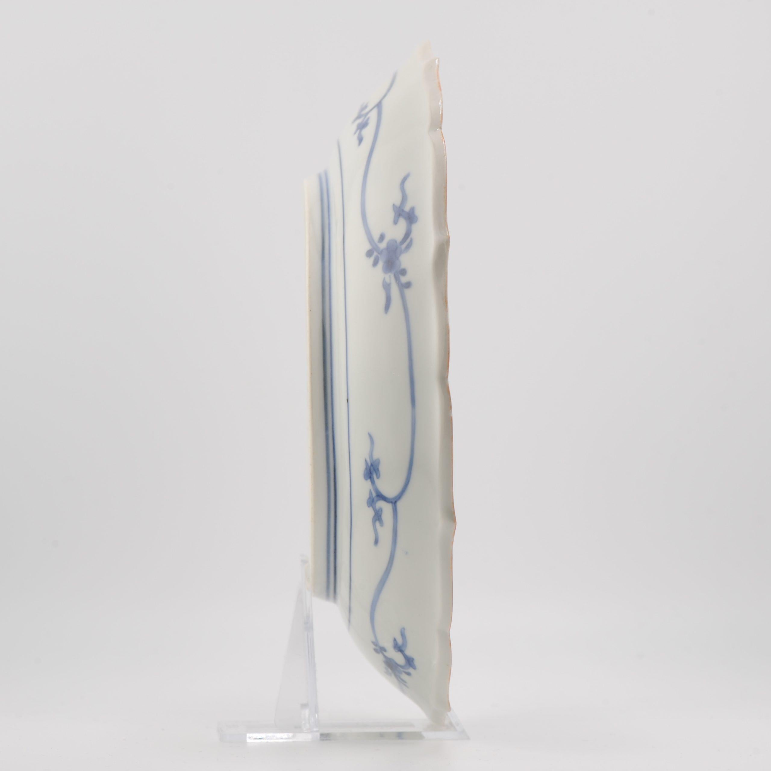 Antico piatto giapponese Nangawara Kakiemon del 1670-1680 con pino e fiori di roccia in vendita 3