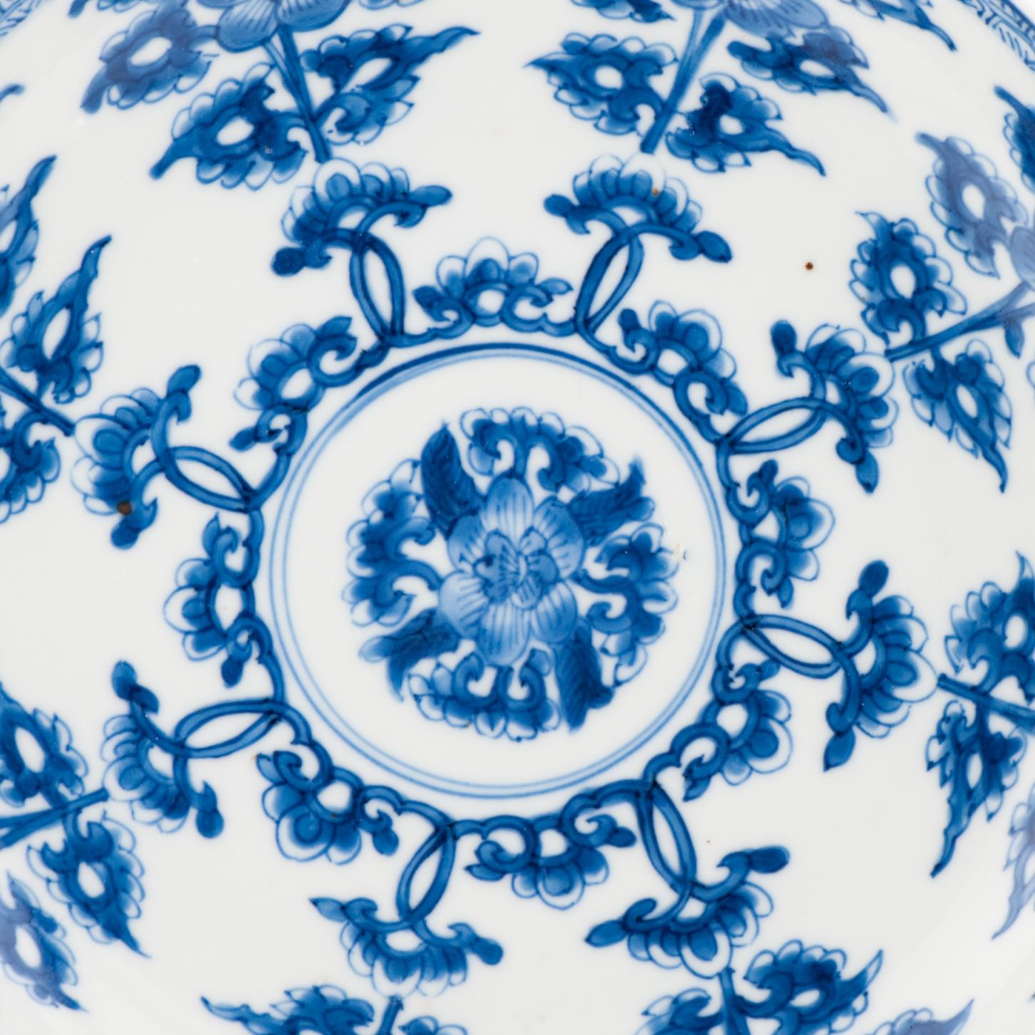 Qing Antique 1680-1700 Chinese Porcelain Dish Kangxi Blue White Marked Base