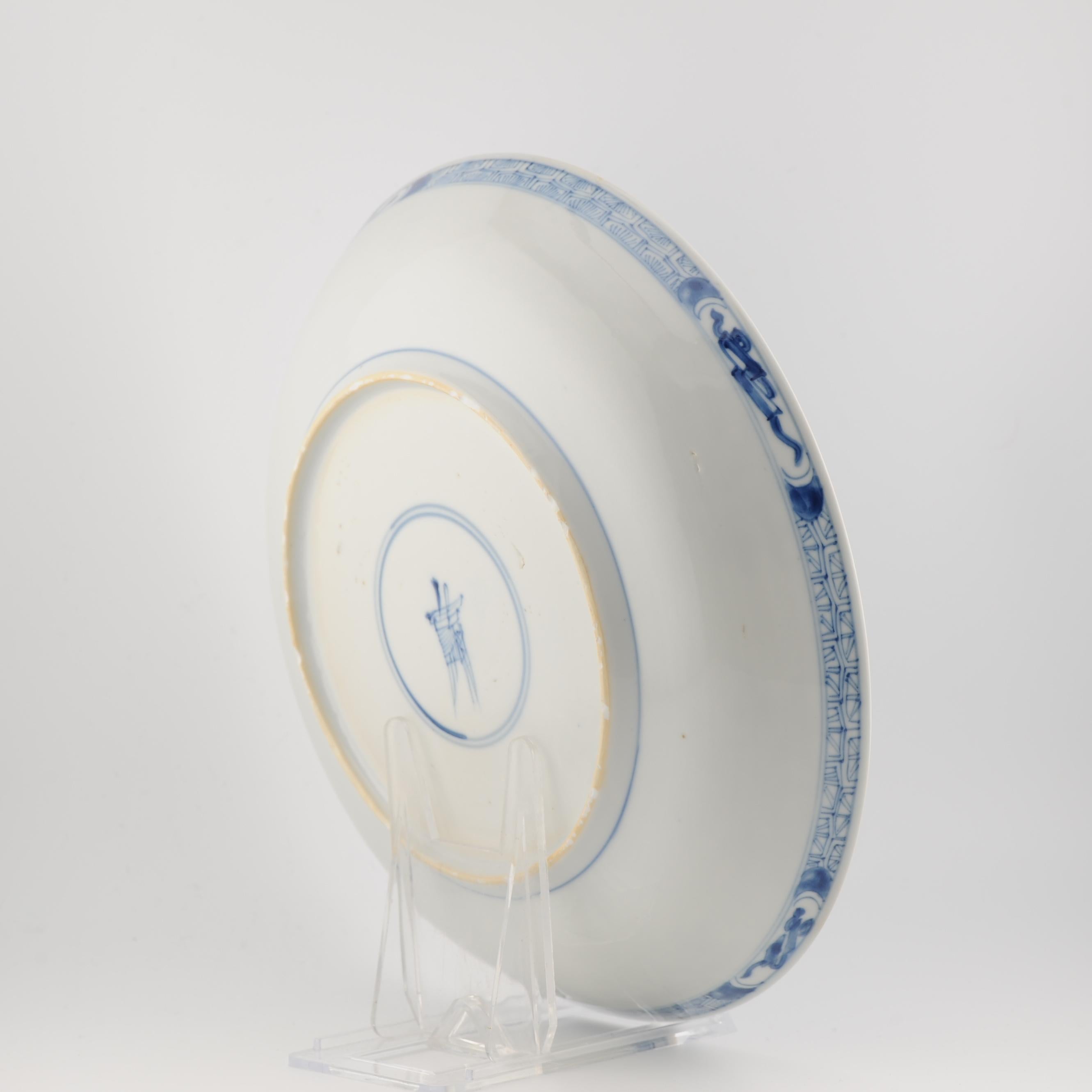 Antique 1680-1700 Chinese Porcelain Dish Kangxi Blue White Marked Base For Sale 3