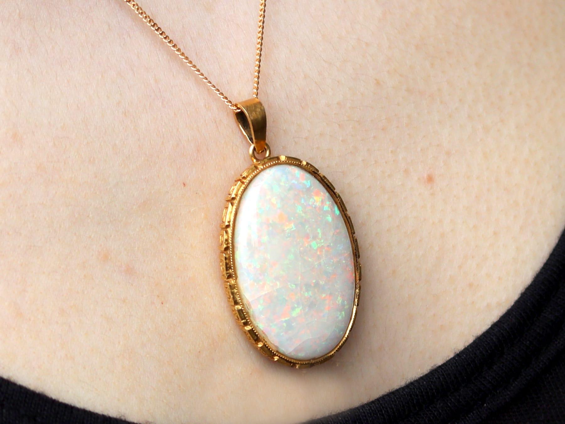 Antique 16.80Ct Opal and 18k Yellow Gold Pendant Circa 1910 5