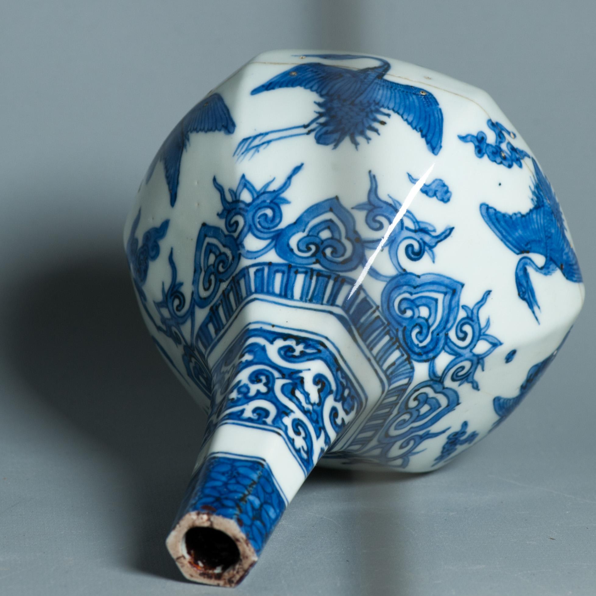 Antique 16C Ming Jiajing Vase Chinese Porcelain Blue White Cranes. Hare Mark For Sale 7