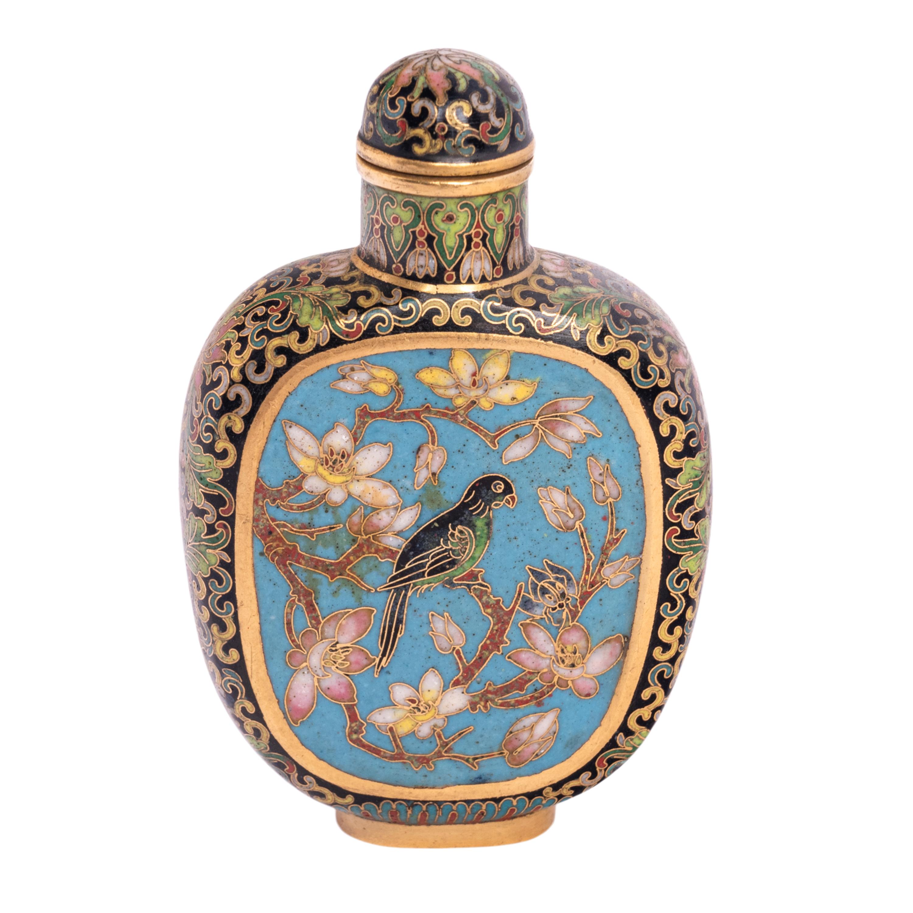 Antique 16k Gold Chinese Qianlong Cloisonne Enamel Snuff Bottle Mark & Period In Good Condition For Sale In Portland, OR