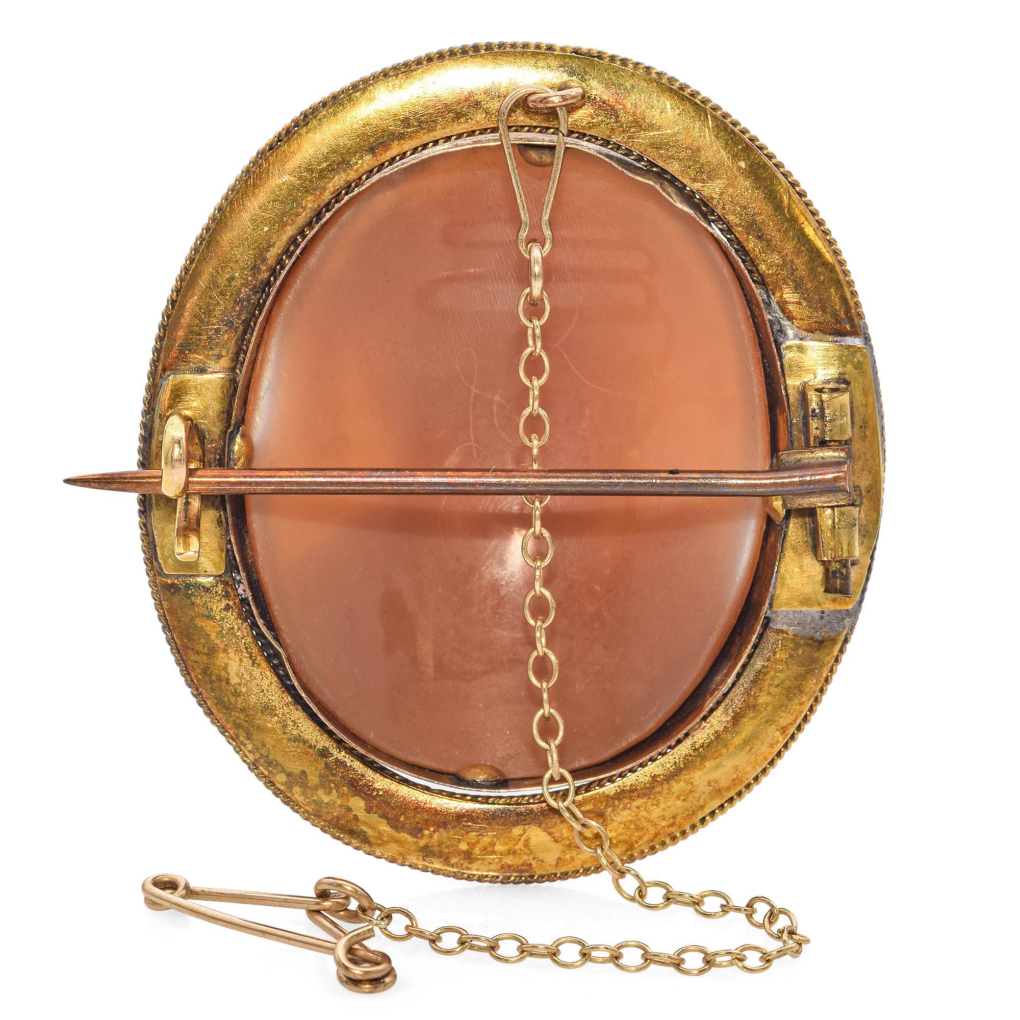 Women's Antique 16K Yellow Gold Prince Charlie Bonnie Shell Cameo Brooch For Sale