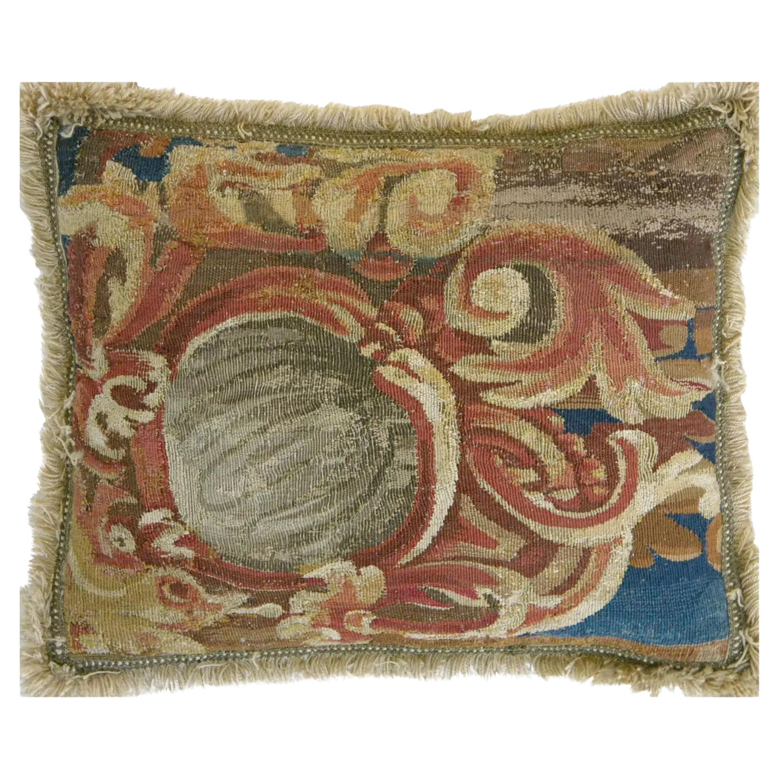 Ancien oreiller en tapisserie de Bruxelles du 16ème siècle 15'' X 12''.