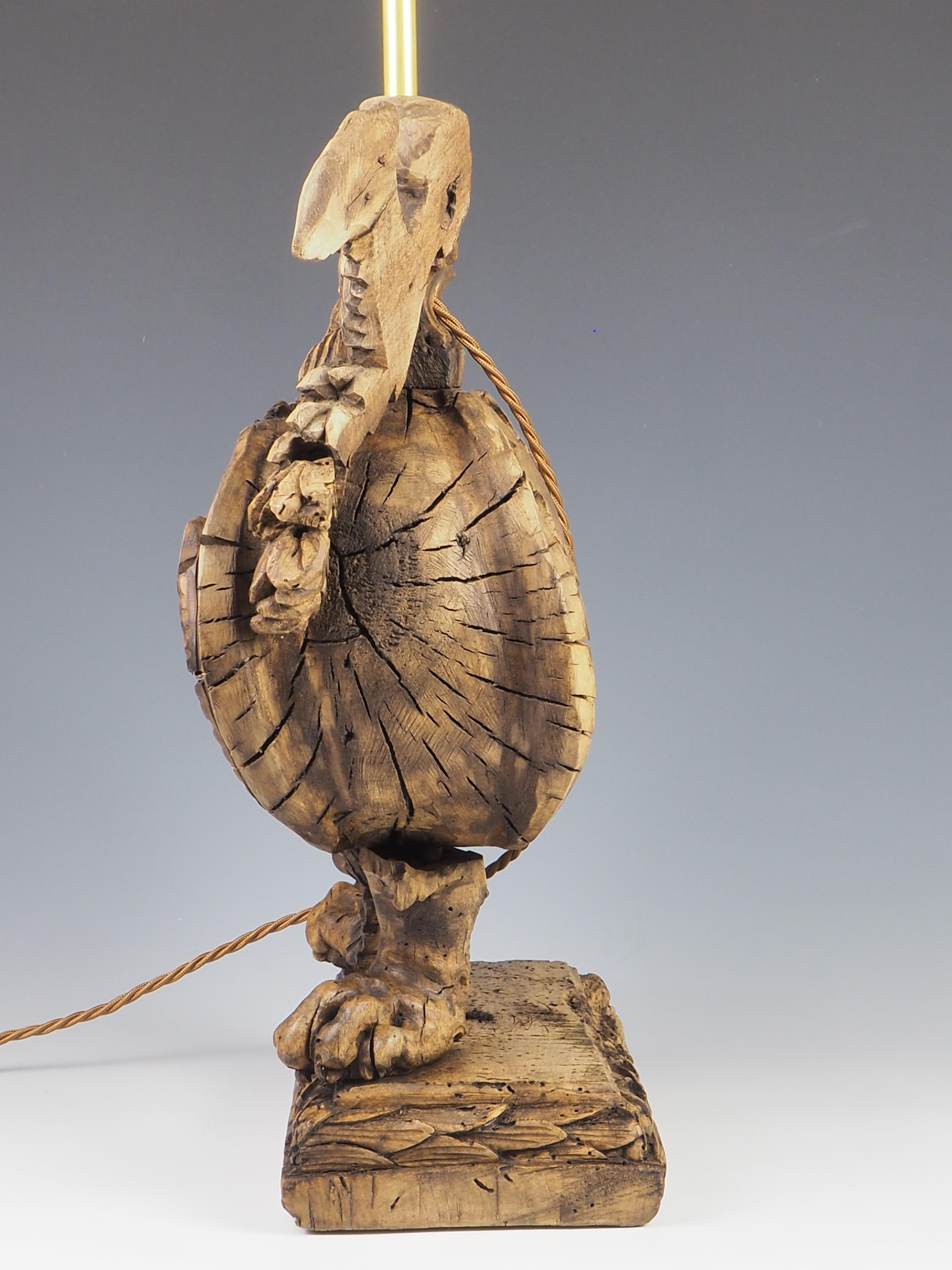 Lampe de table reliquaire ancienne en bois sculpté du 16ème siècle en vente 6
