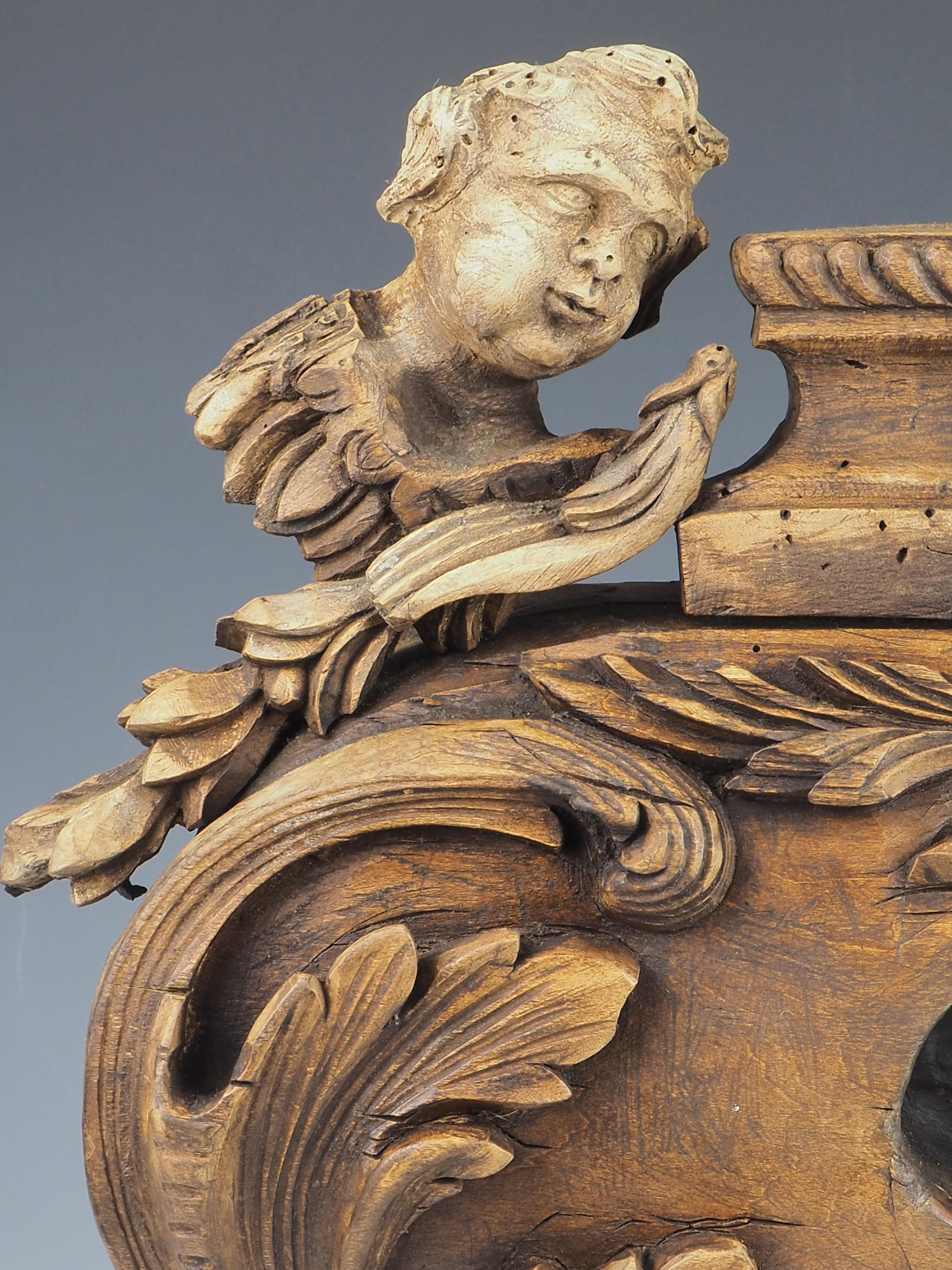 Lampe de table reliquaire ancienne en bois sculpté du 16ème siècle en vente 1