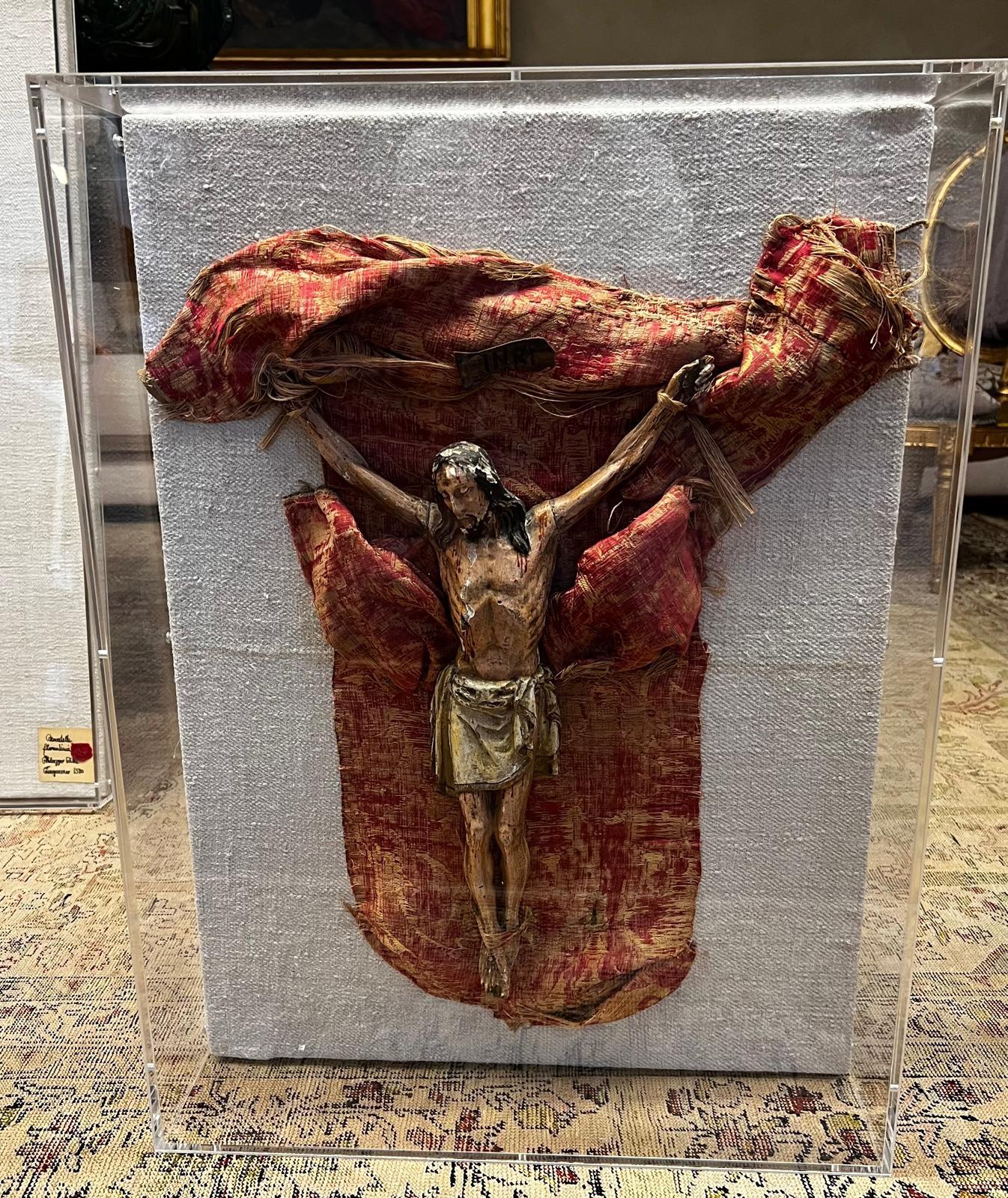 Antique 16th Century Florentine carved Jesus Christ with Shroud in Glas Display For Sale 7