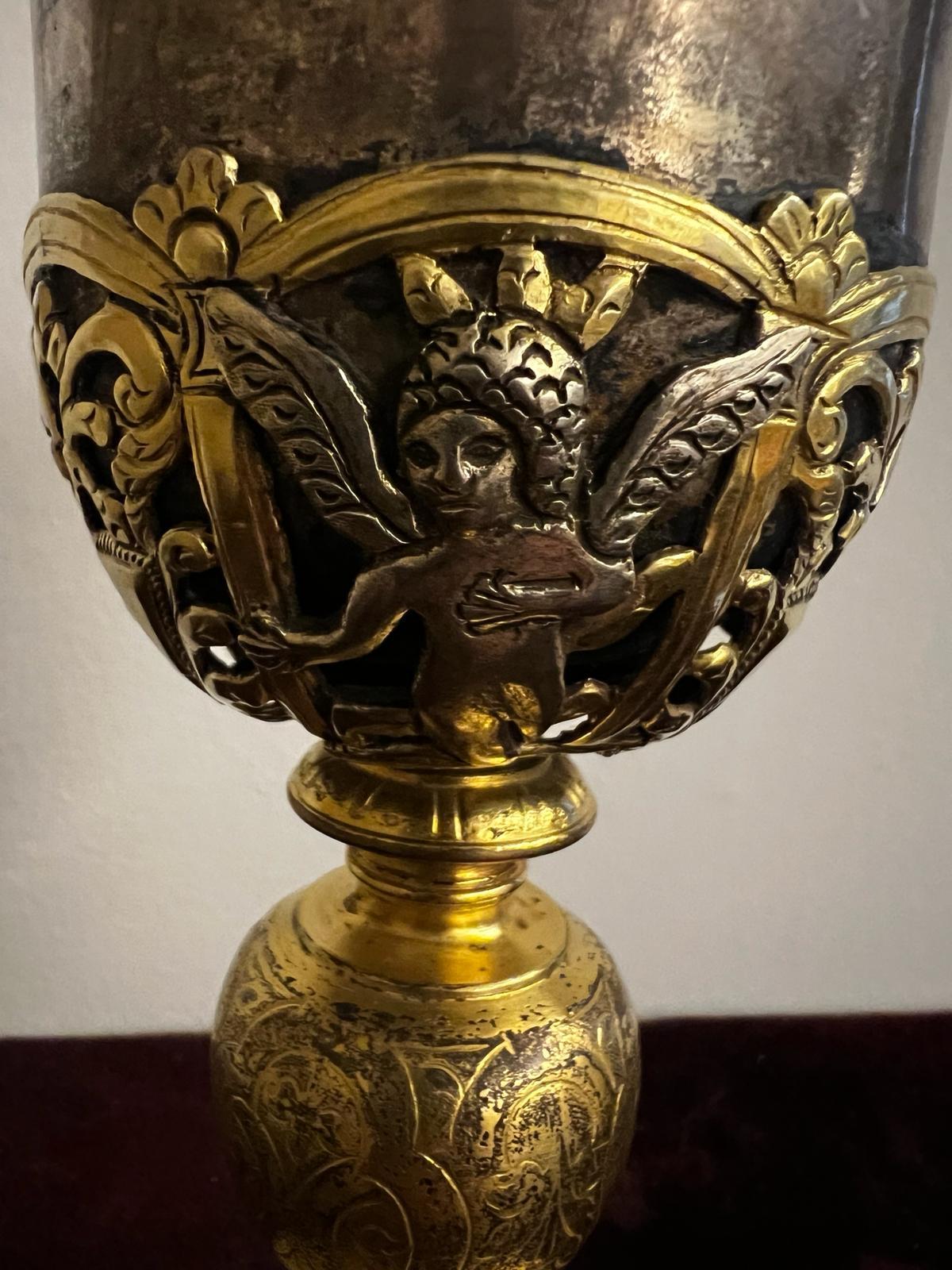 Antiker deutscher (Augsburg) Chalice/Goblet aus vergoldetem Silber und Gold aus dem 16. Jahrhundert   (Renaissance) im Angebot