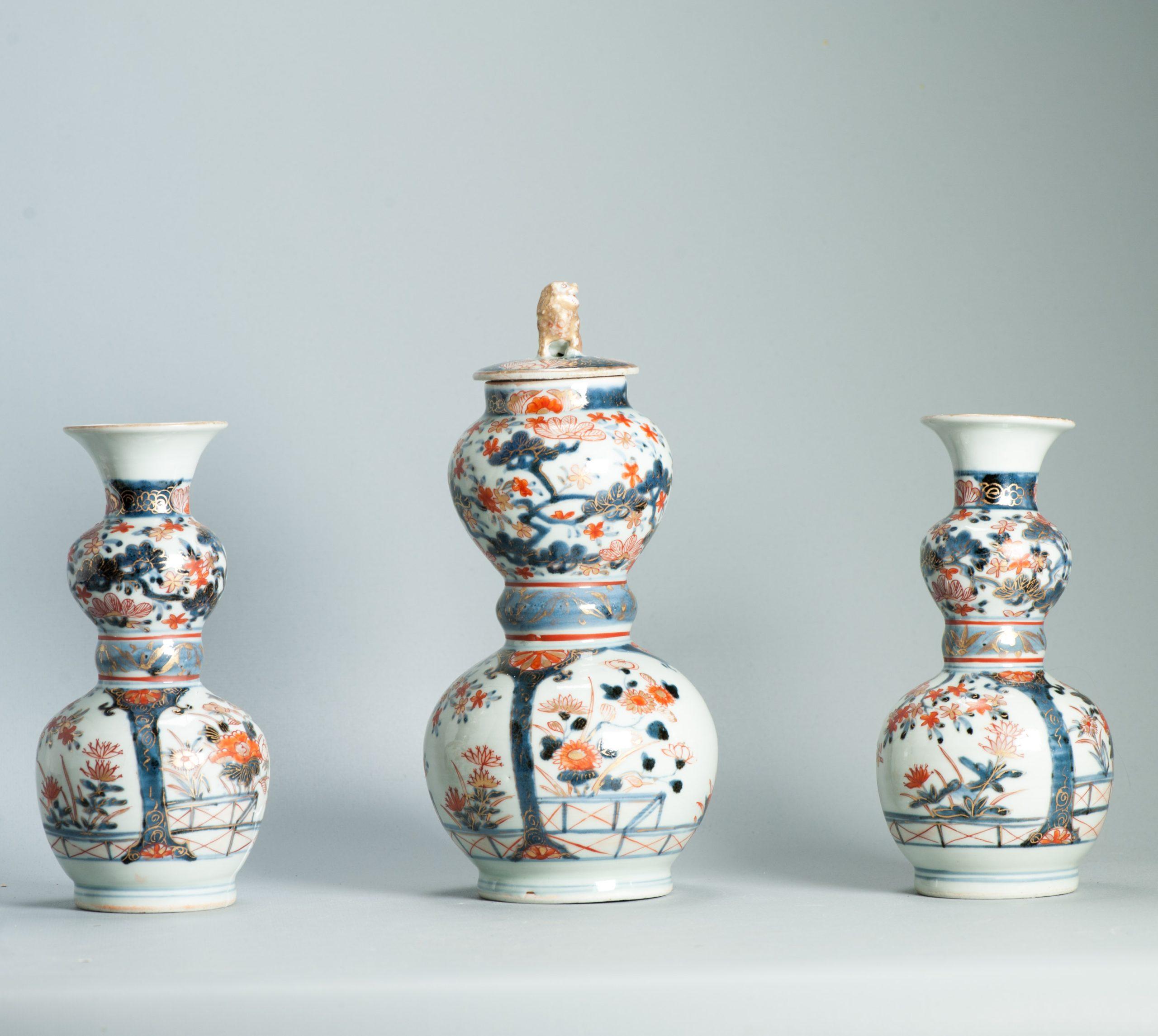 Ancienne 1700-1720 Porcelaine japonaise Imari Edo Garniture Vase Fleurs Shishi en vente 5