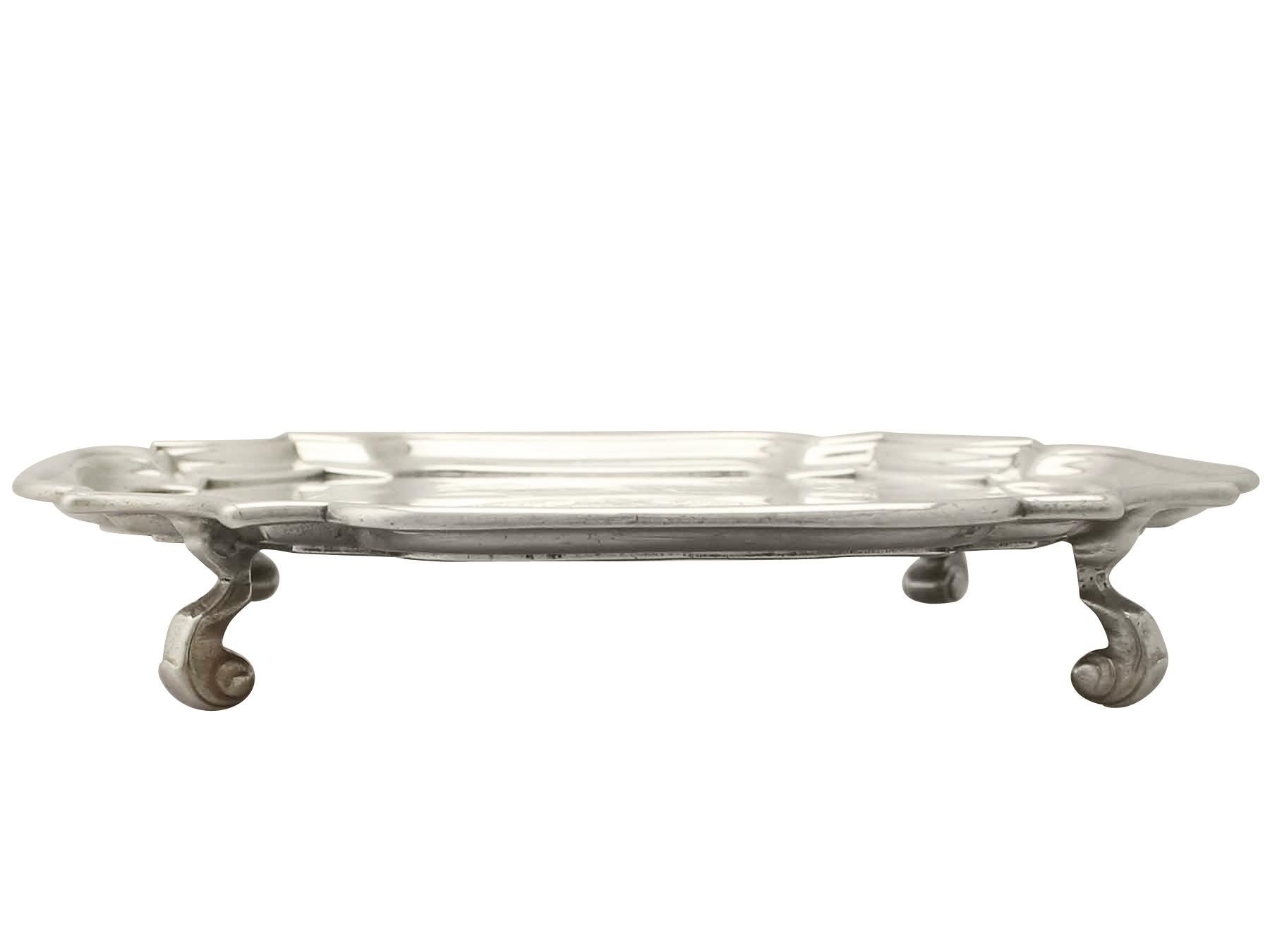 Antique 1700s George II Sterling Silver Salver by Gabriel Sleath In Excellent Condition In Jesmond, Newcastle Upon Tyne
