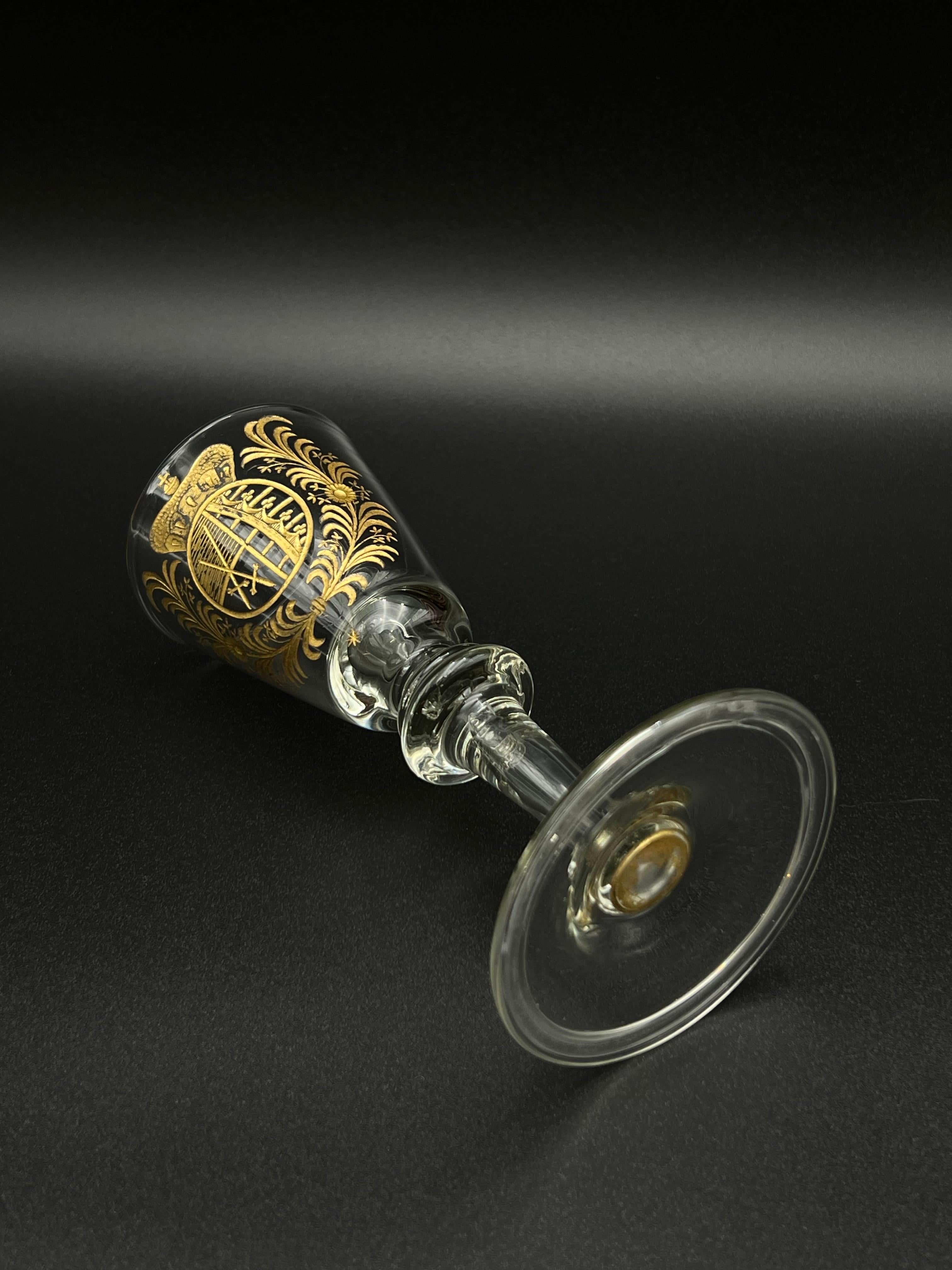 Copa de vino antigua de 1700 con grabado - Escudo de armas en venta 2