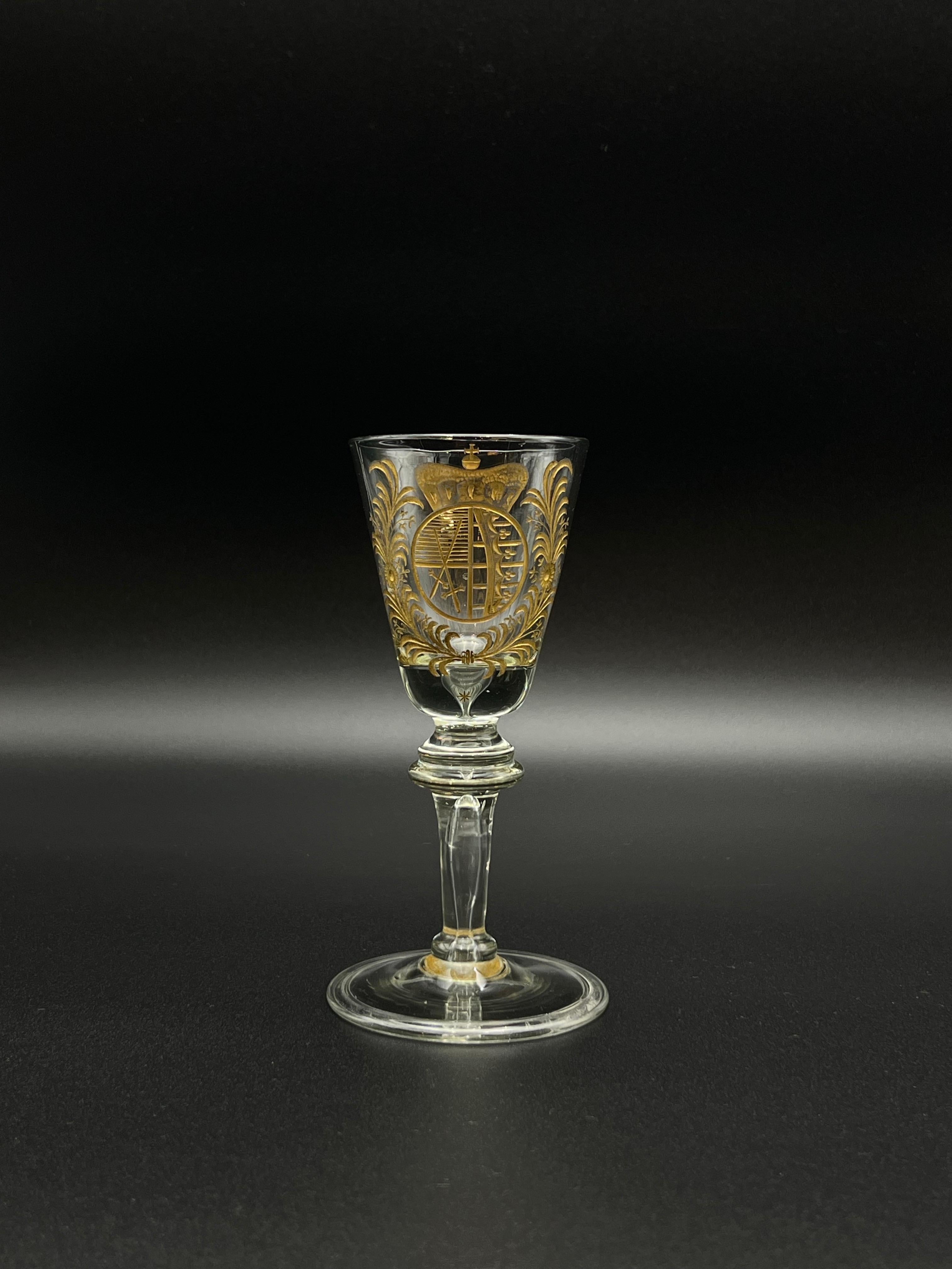 Copa de vino antigua de 1700 con grabado - Escudo de armas Barroco en venta