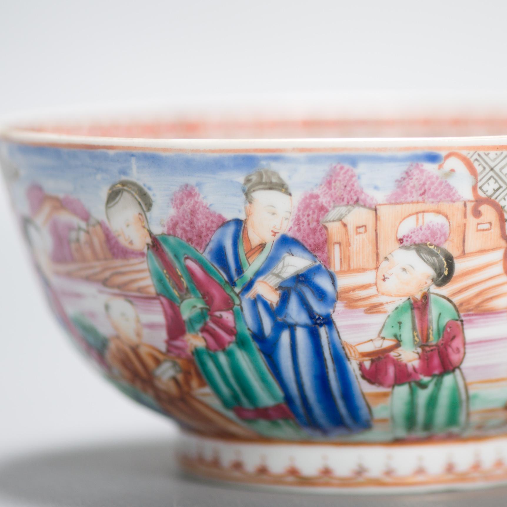 Antique 1740-1750 Chinese Porcelain Bowl China Figural Rose Qianlong Period For Sale 7