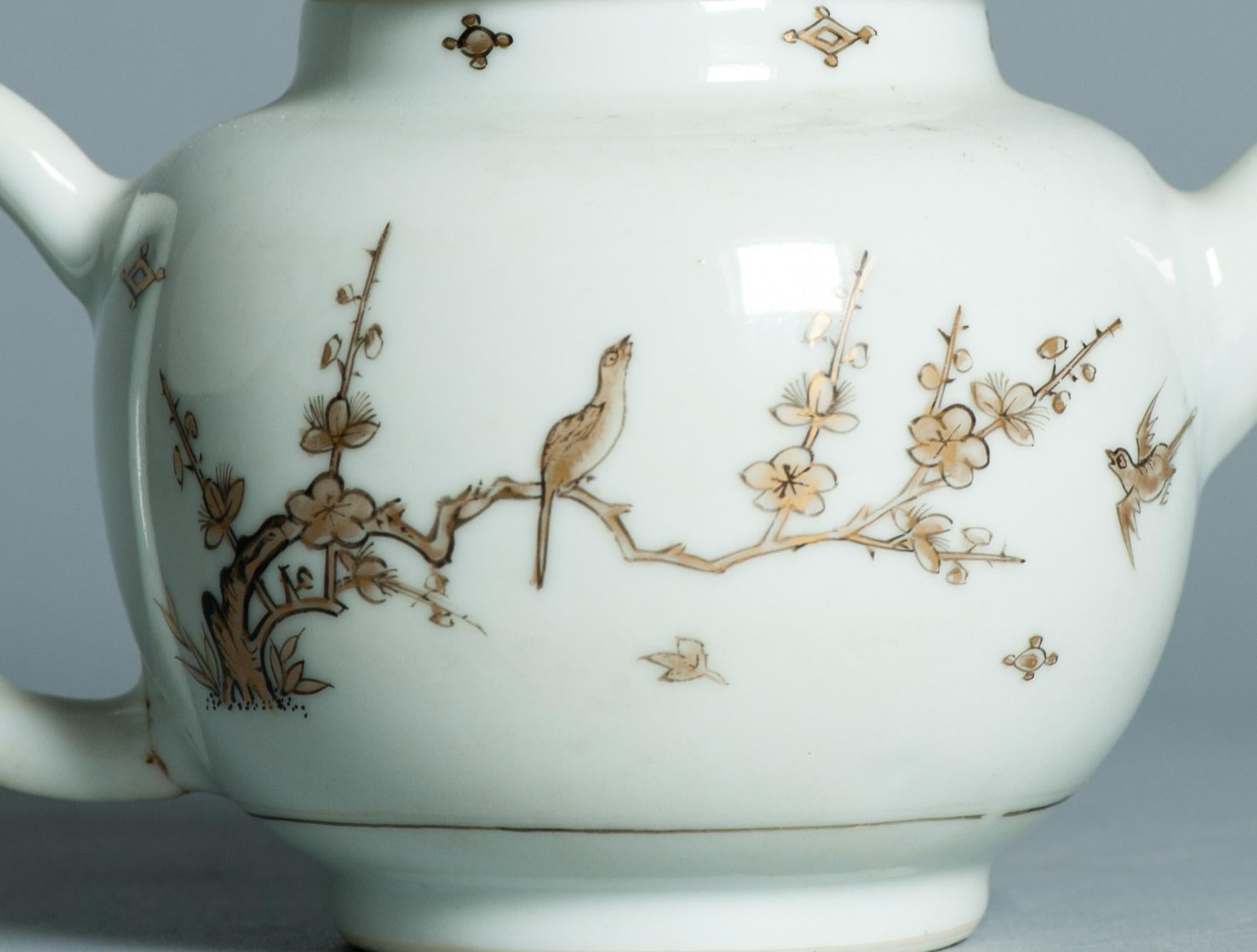 18th Century and Earlier Antique 1740-1760 Chinese Porcelain Teapot China Gold Decoration Qianlong Period For Sale