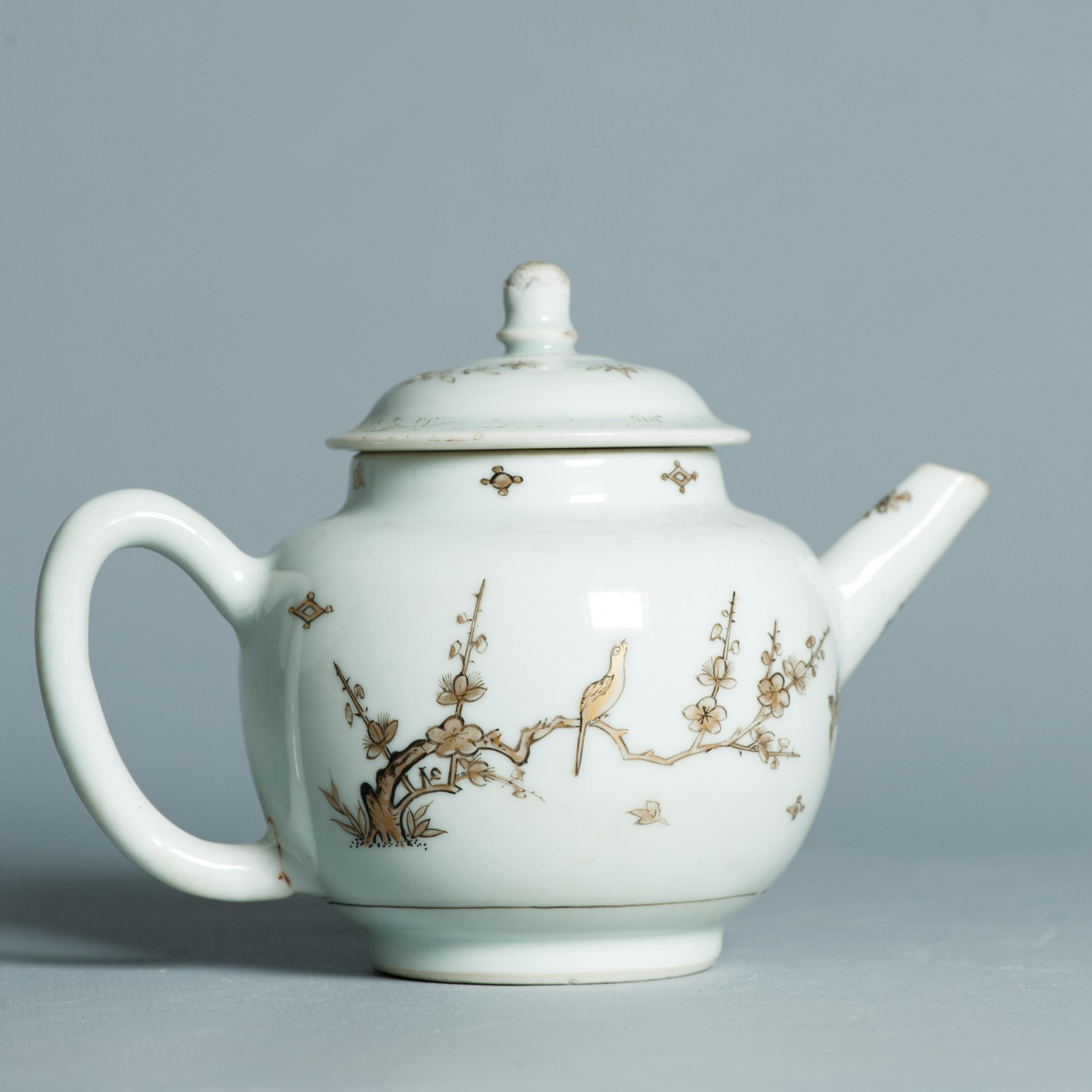 Antique 1740-1760 Chinese Porcelain Teapot China Gold Decoration Qianlong Period For Sale 3