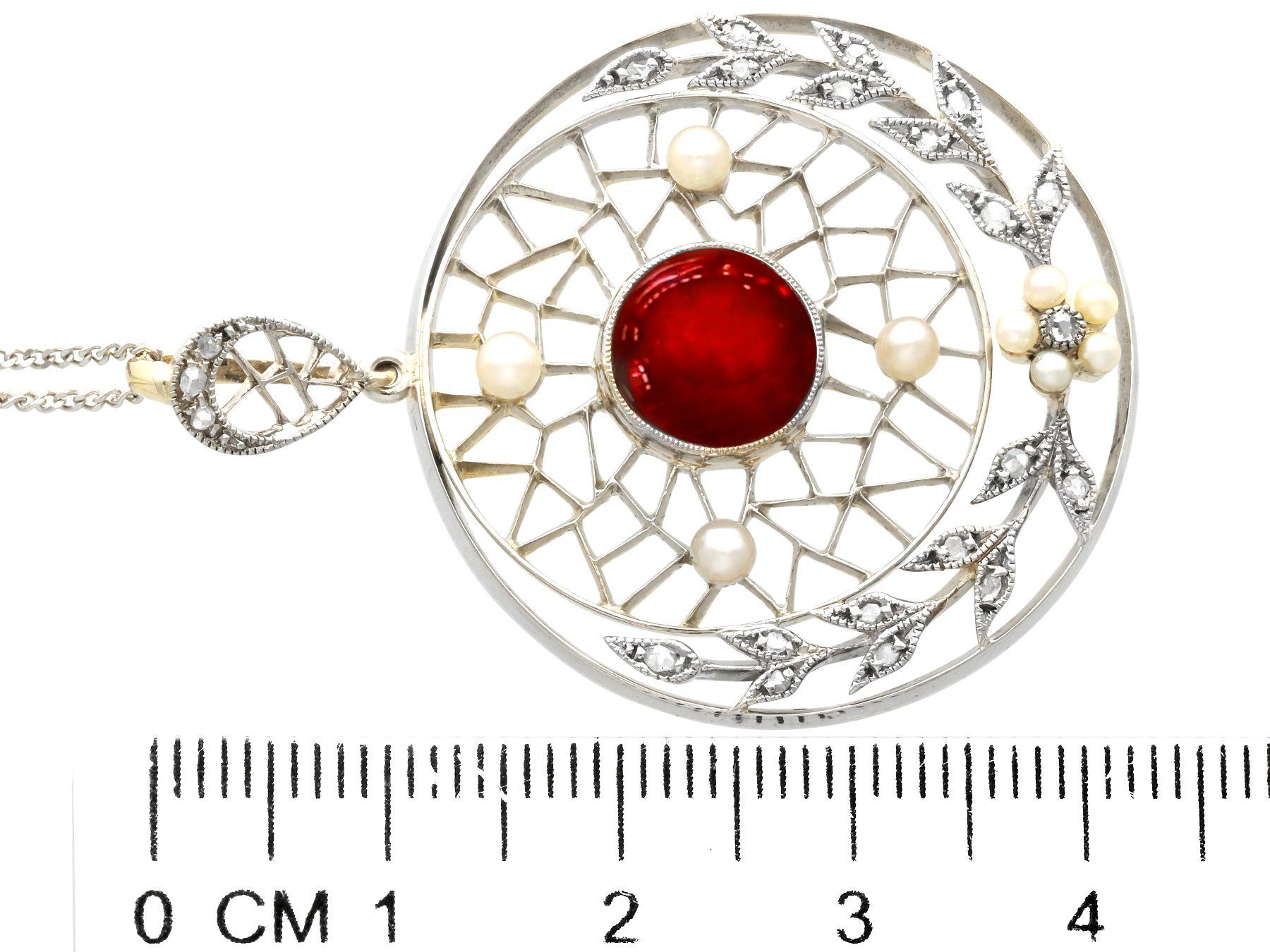 Women's or Men's Antique 1.74ct Garnet and Diamond, Pearl and Yellow Gold Pendant, circa 1900 For Sale