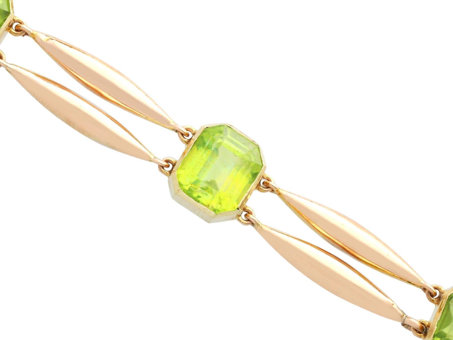 Antique 17.50ct Peridot and Rose Gold Bracelet In Excellent Condition For Sale In Jesmond, Newcastle Upon Tyne