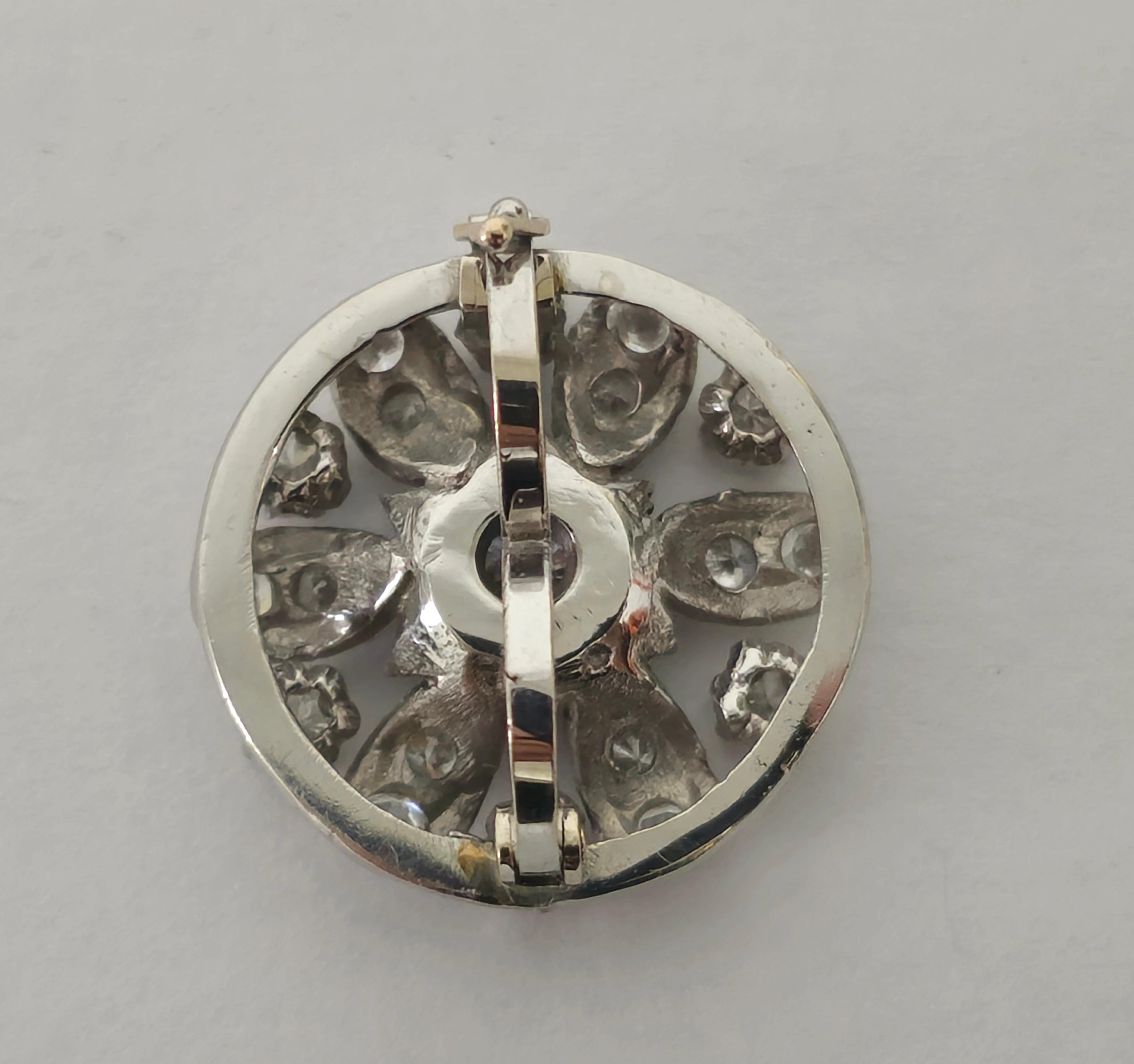Art Deco Antique, 1.75ct Diamond & Platinum Womens Pin. For Sale