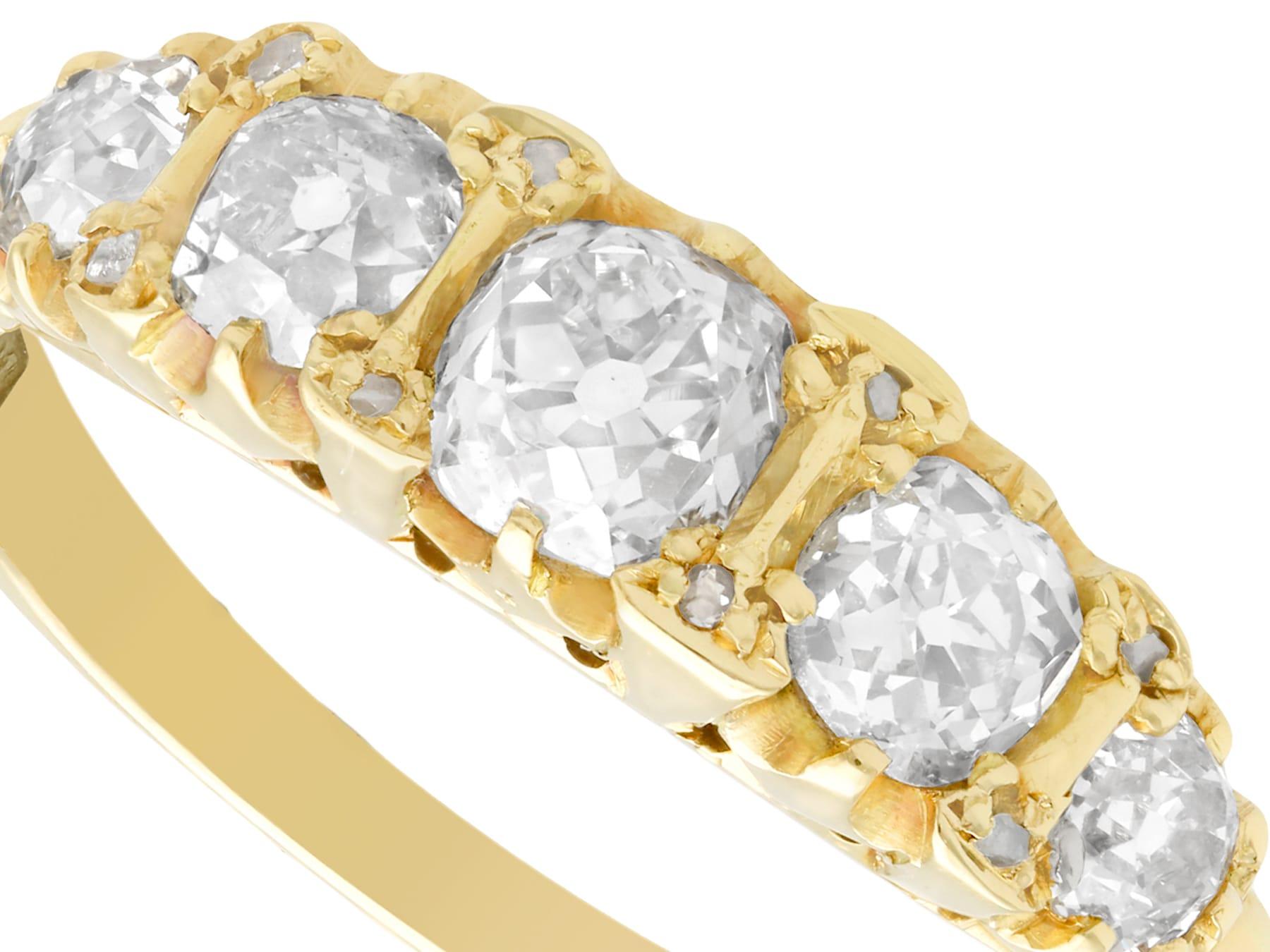 Taille ronde Bague victorienne à cinq pierres en or jaune et diamants de 1,78 carat en vente