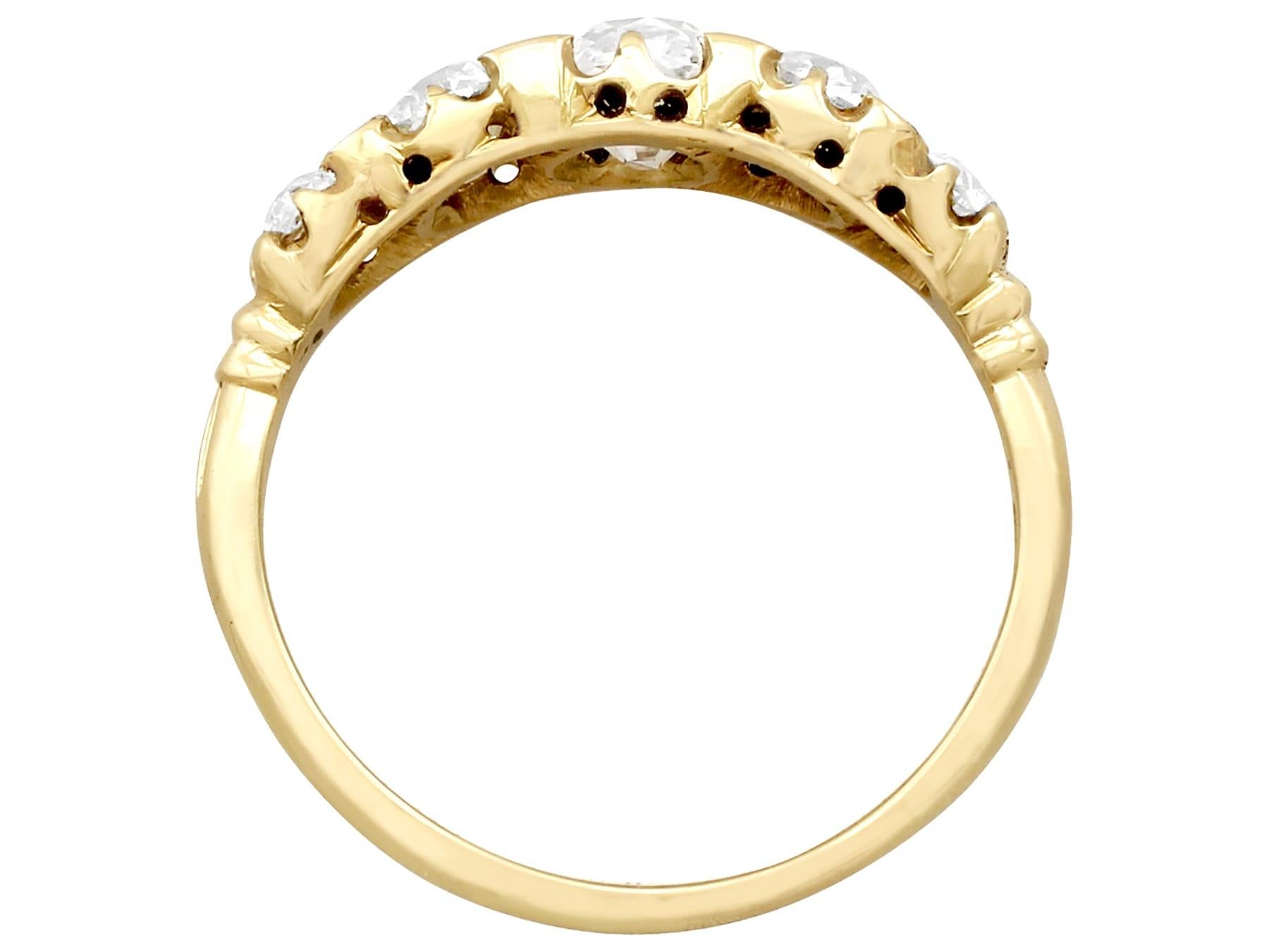 Viktorianischer 1,78 Karat Diamant und Gelbgold Fünf-Stein-Ring Damen im Angebot