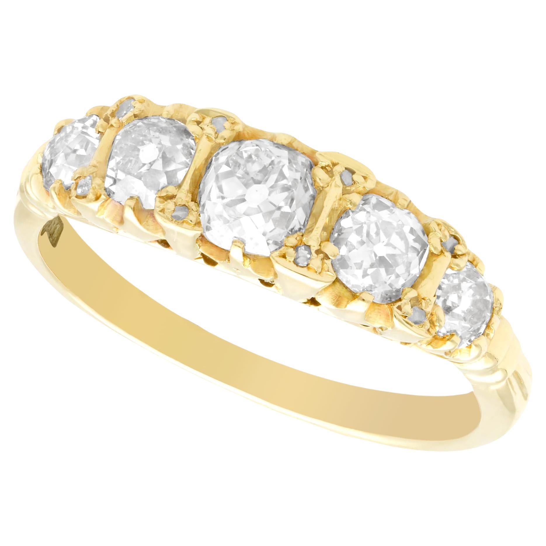 Viktorianischer 1,78 Karat Diamant und Gelbgold Fünf-Stein-Ring im Angebot