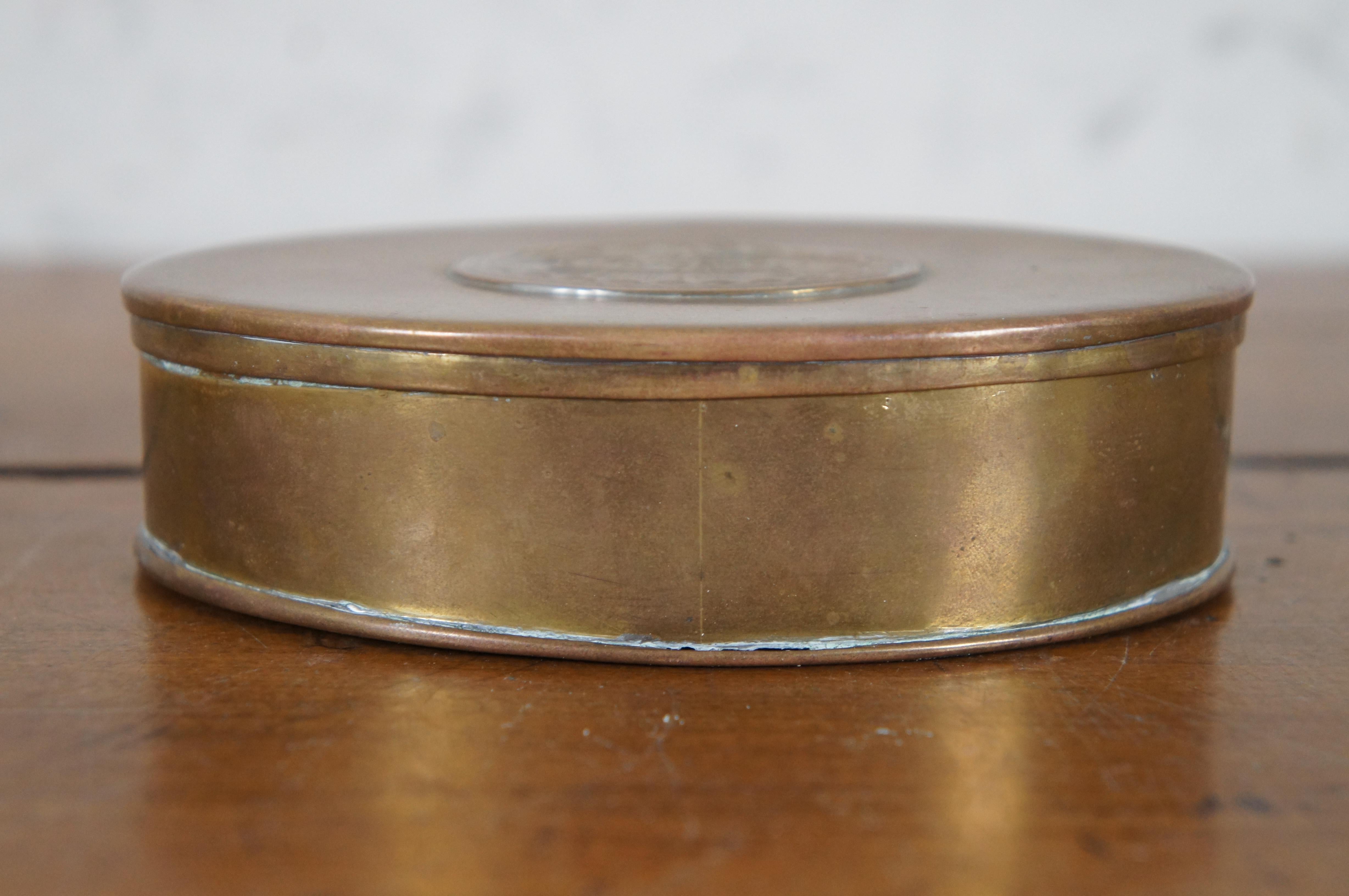 20th Century Antique 1780 Mottahedeh G Mills Tunbridge Oval Brass Tobacco Snuff Box For Sale