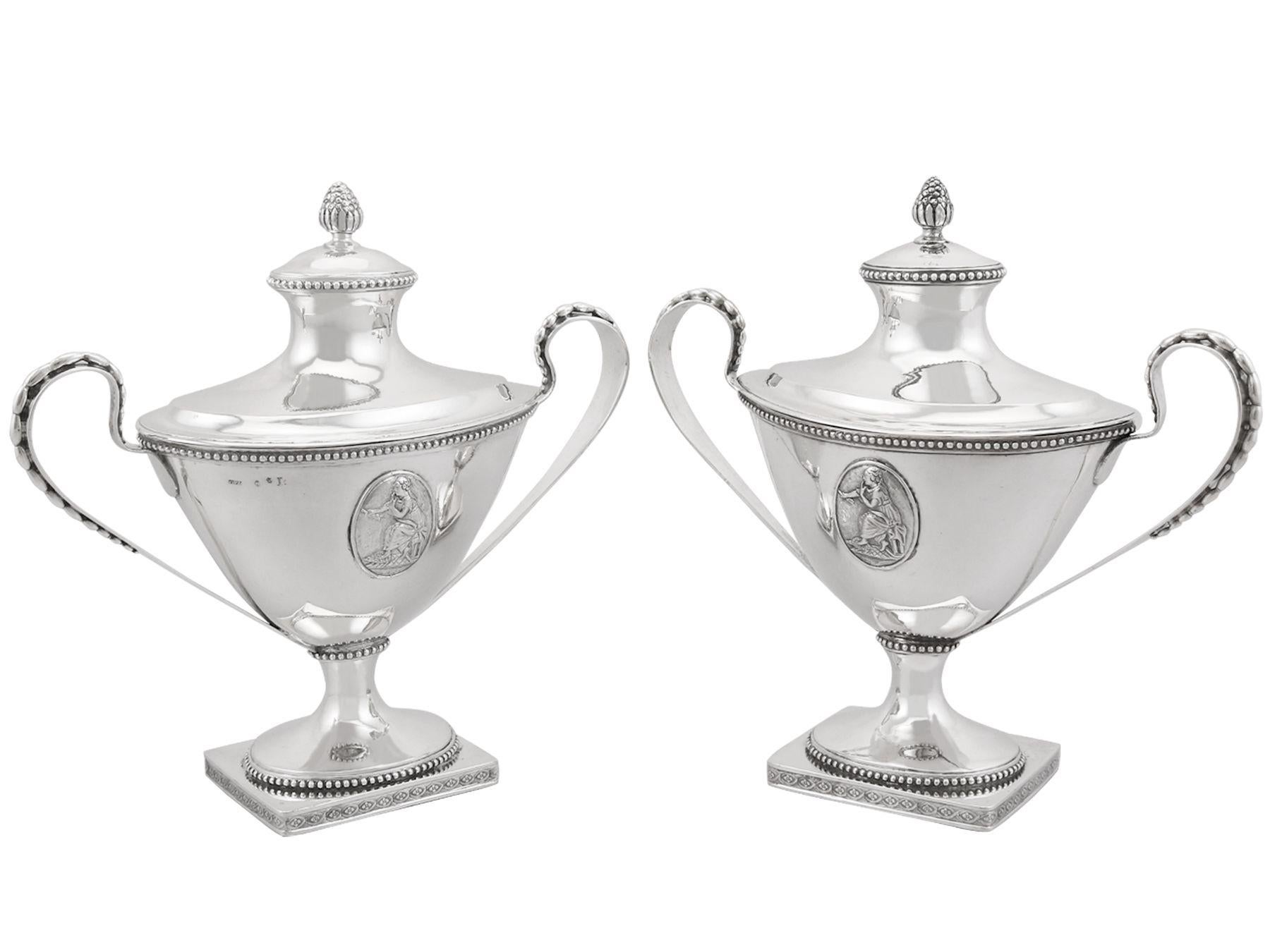 Antique 1791 Swedish Silver Sauce Tureens In Excellent Condition For Sale In Jesmond, Newcastle Upon Tyne
