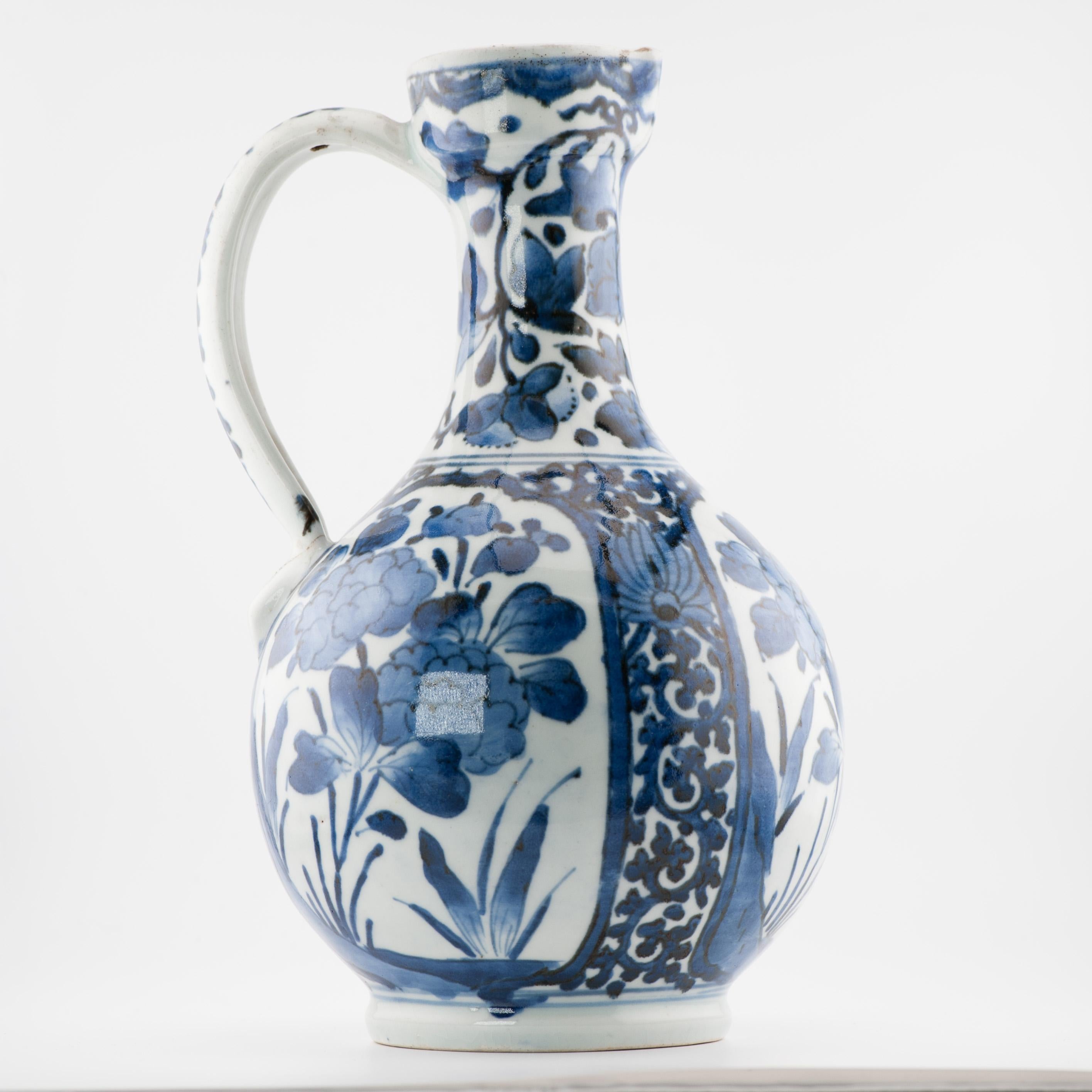 Antique 17C Japanese Porcelain Blue White Edo Period Arita Jug Ewer Flowers For Sale 4