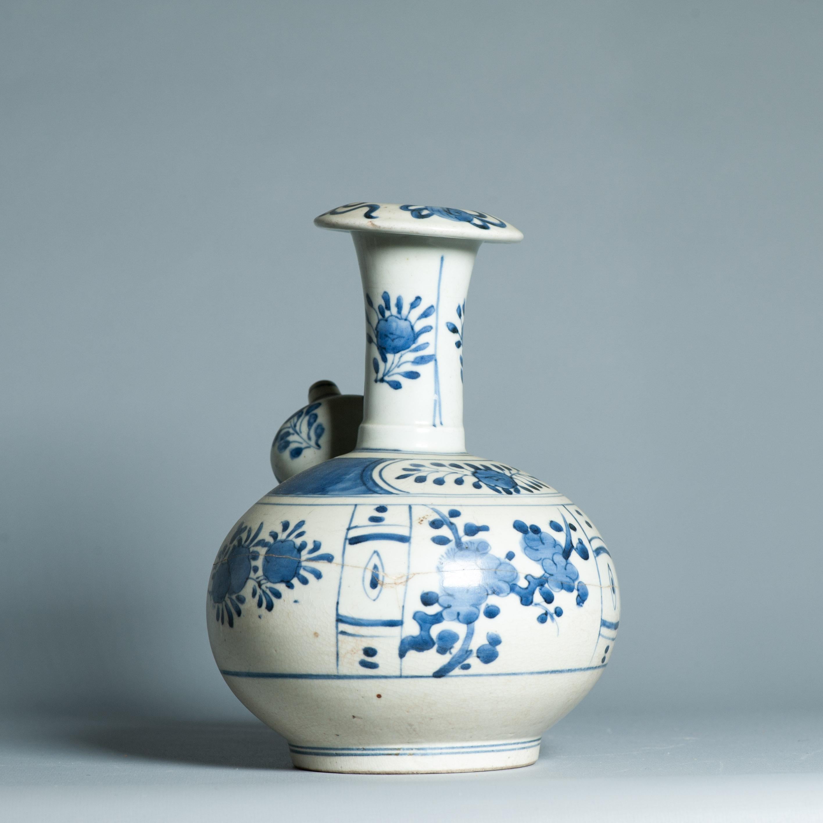 Antico Ghendi giapponese del periodo Edo del 17° secolo in porcellana blu e bianca in vendita 5