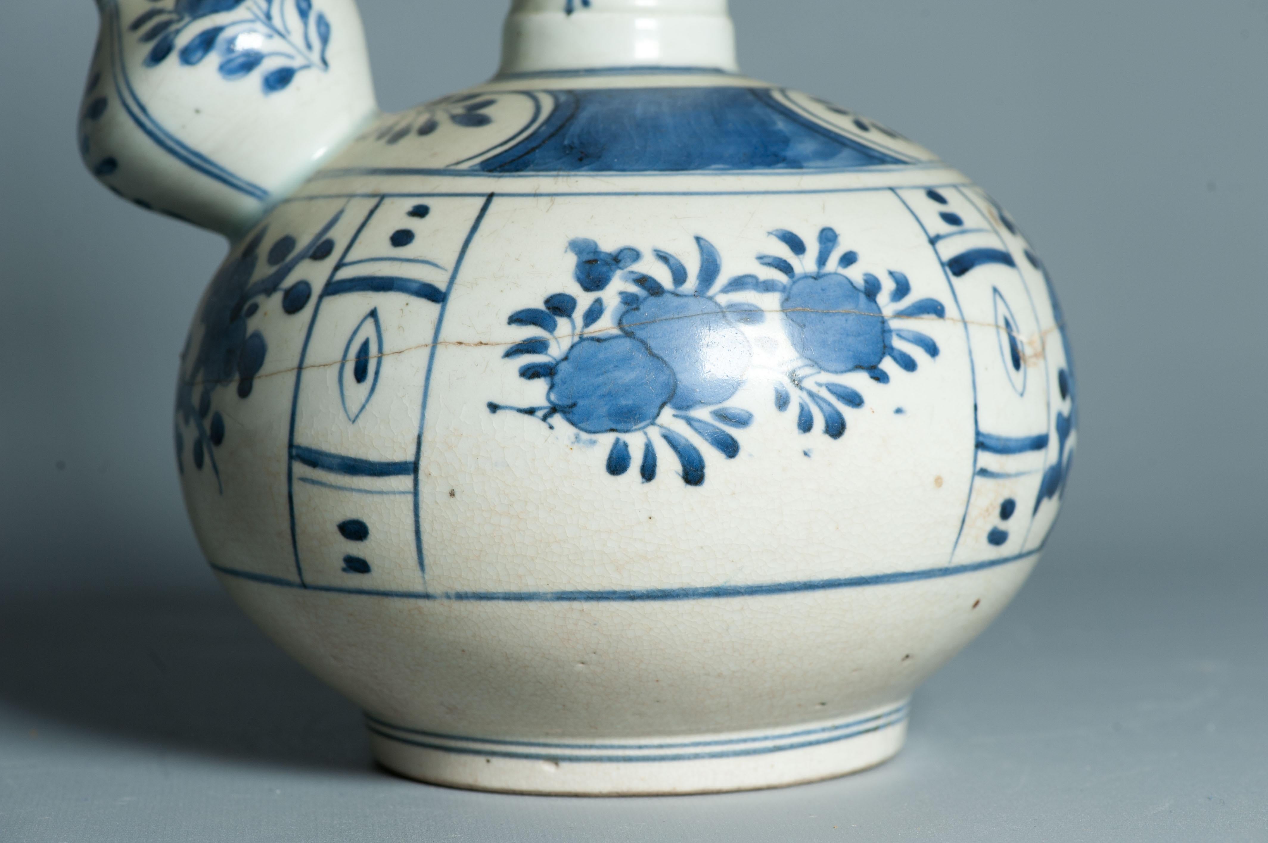 Antico Ghendi giapponese del periodo Edo del 17° secolo in porcellana blu e bianca in vendita 6