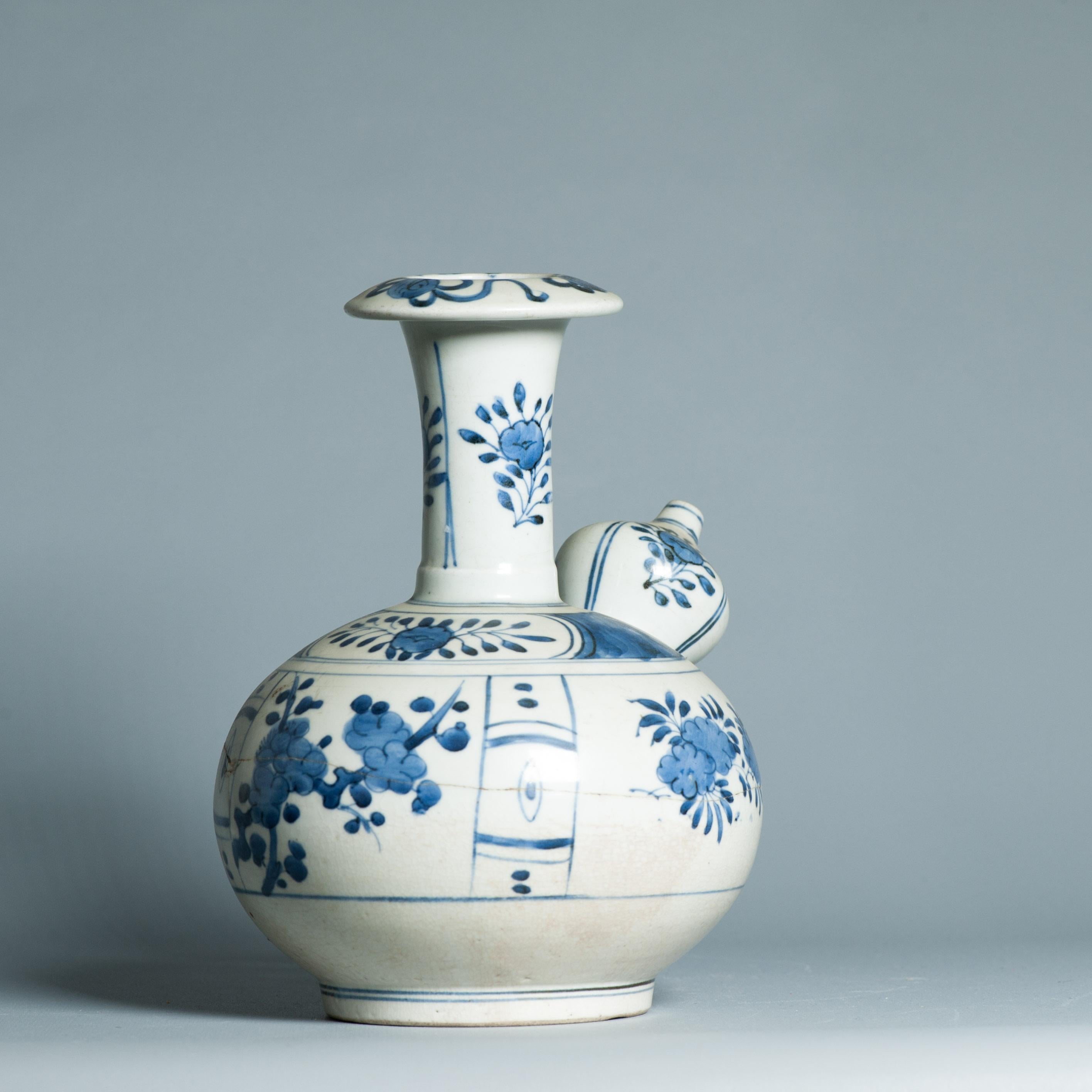 Antico Ghendi giapponese del periodo Edo del 17° secolo in porcellana blu e bianca in vendita 8