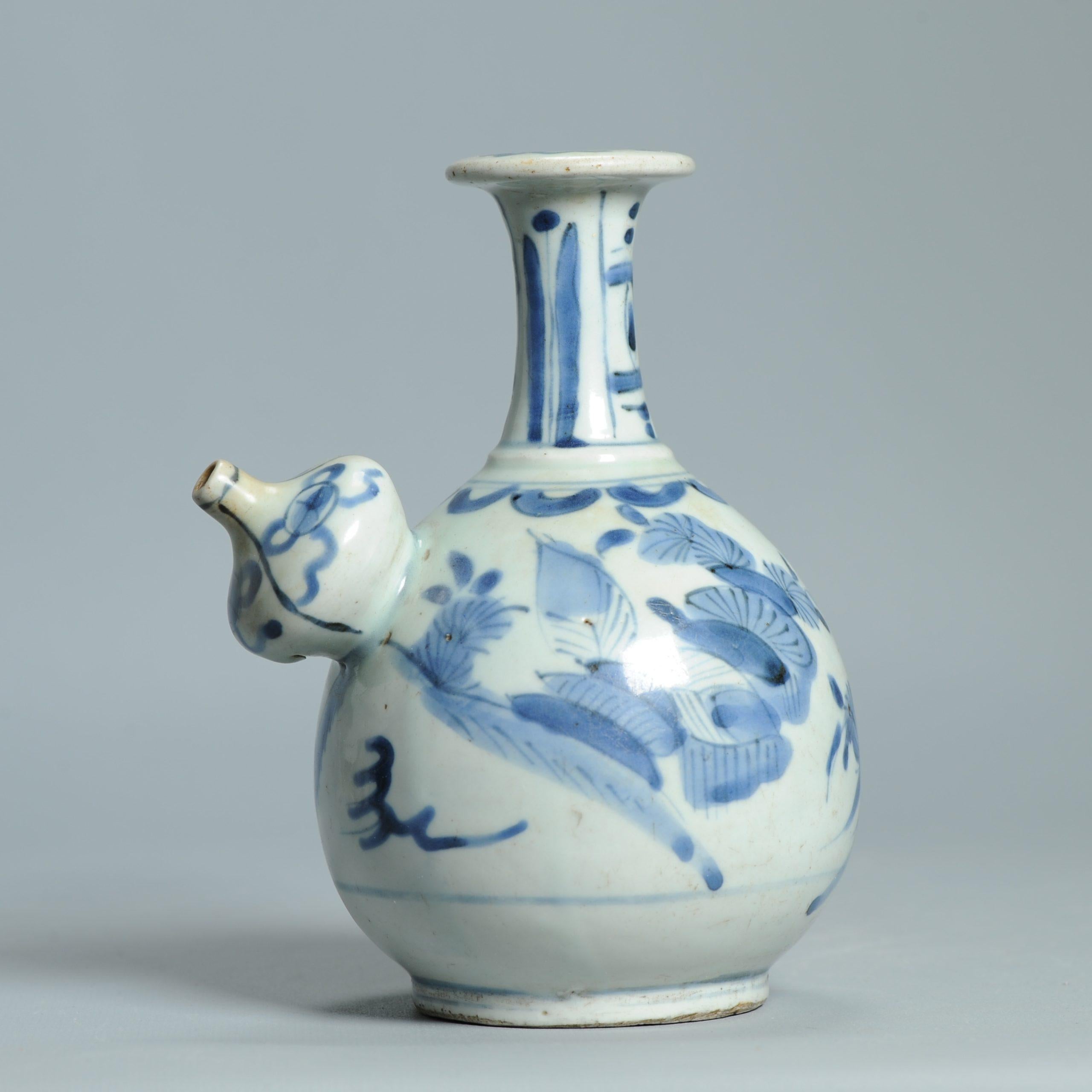 Antiguo 17C Porcelana Japonesa Azul Blanco Ghendi Periodo Edo Ghendi Kendi en venta 9