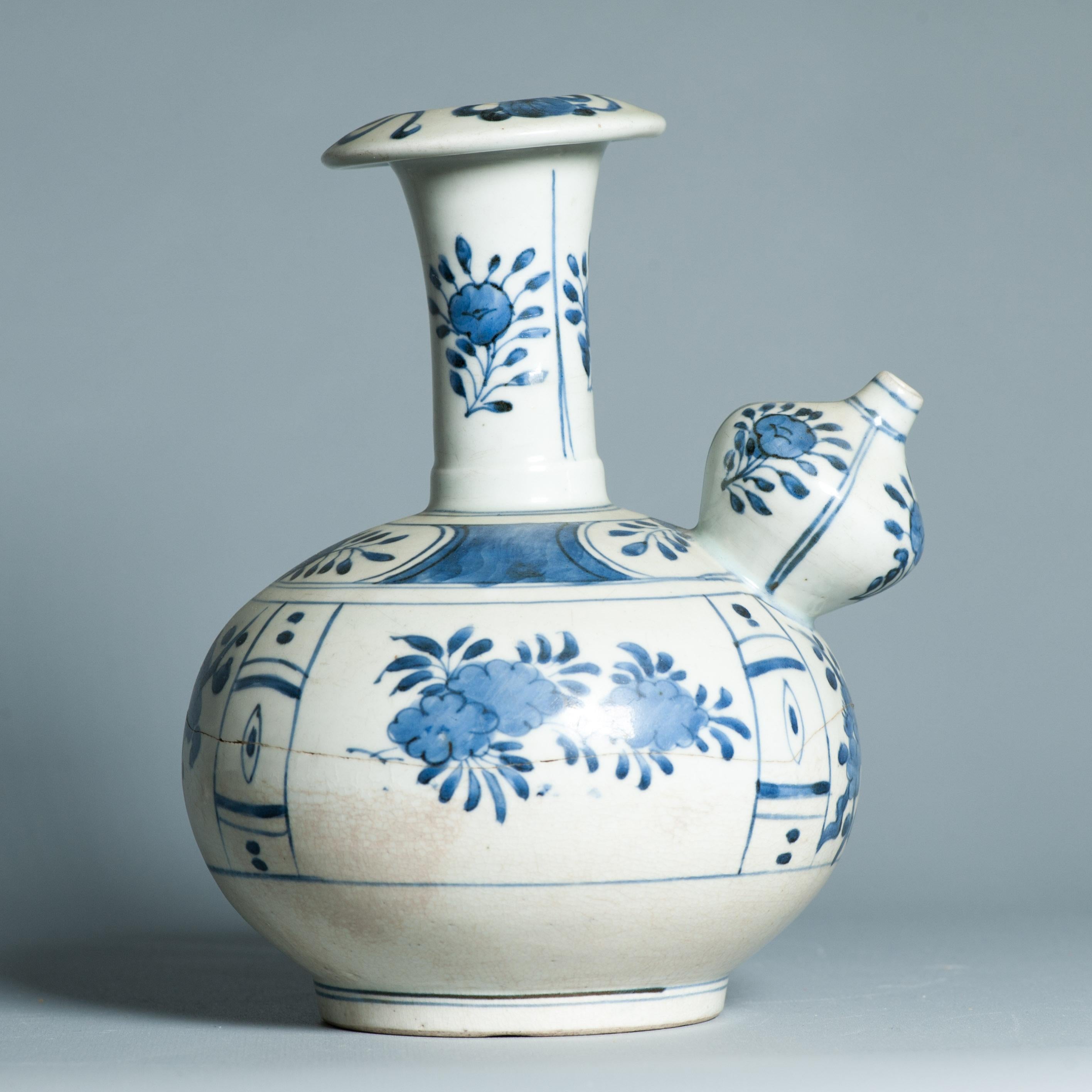 Antico Ghendi giapponese del periodo Edo del 17° secolo in porcellana blu e bianca in vendita 9