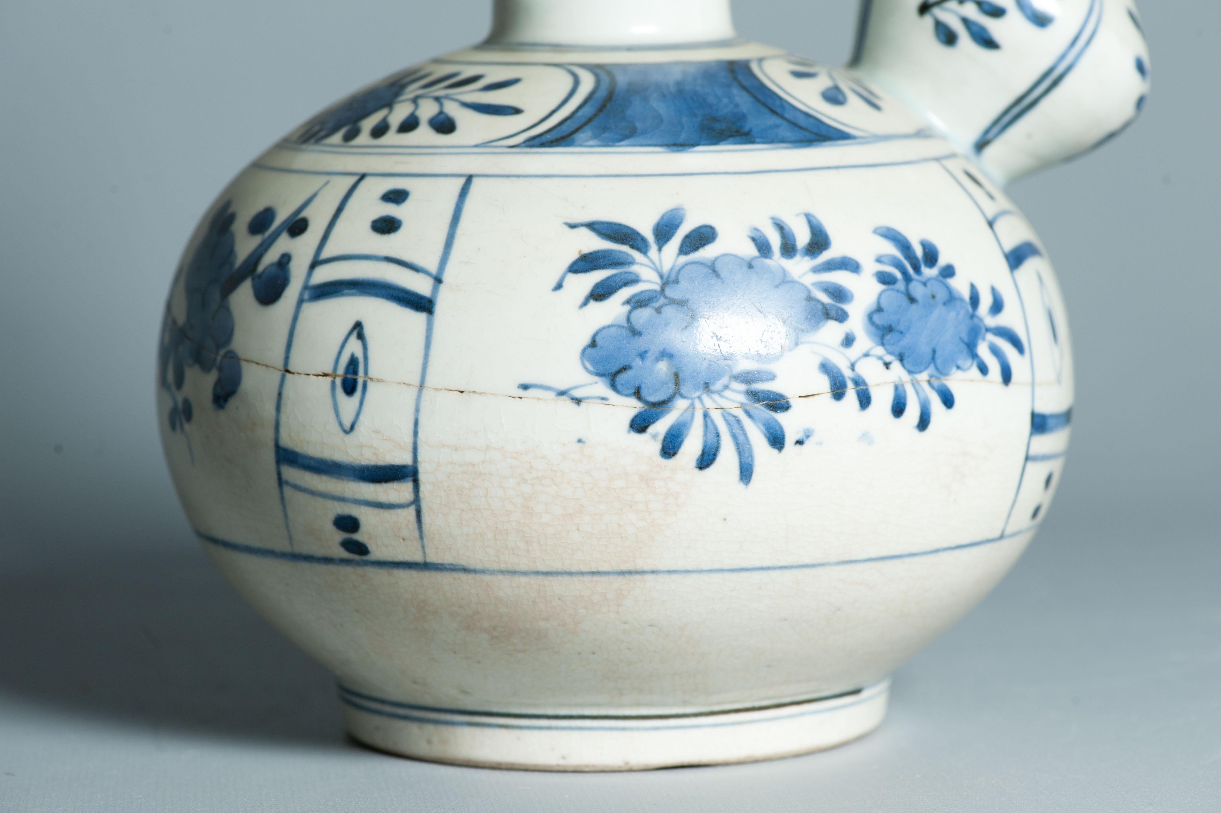 Antico Ghendi giapponese del periodo Edo del 17° secolo in porcellana blu e bianca in vendita 11