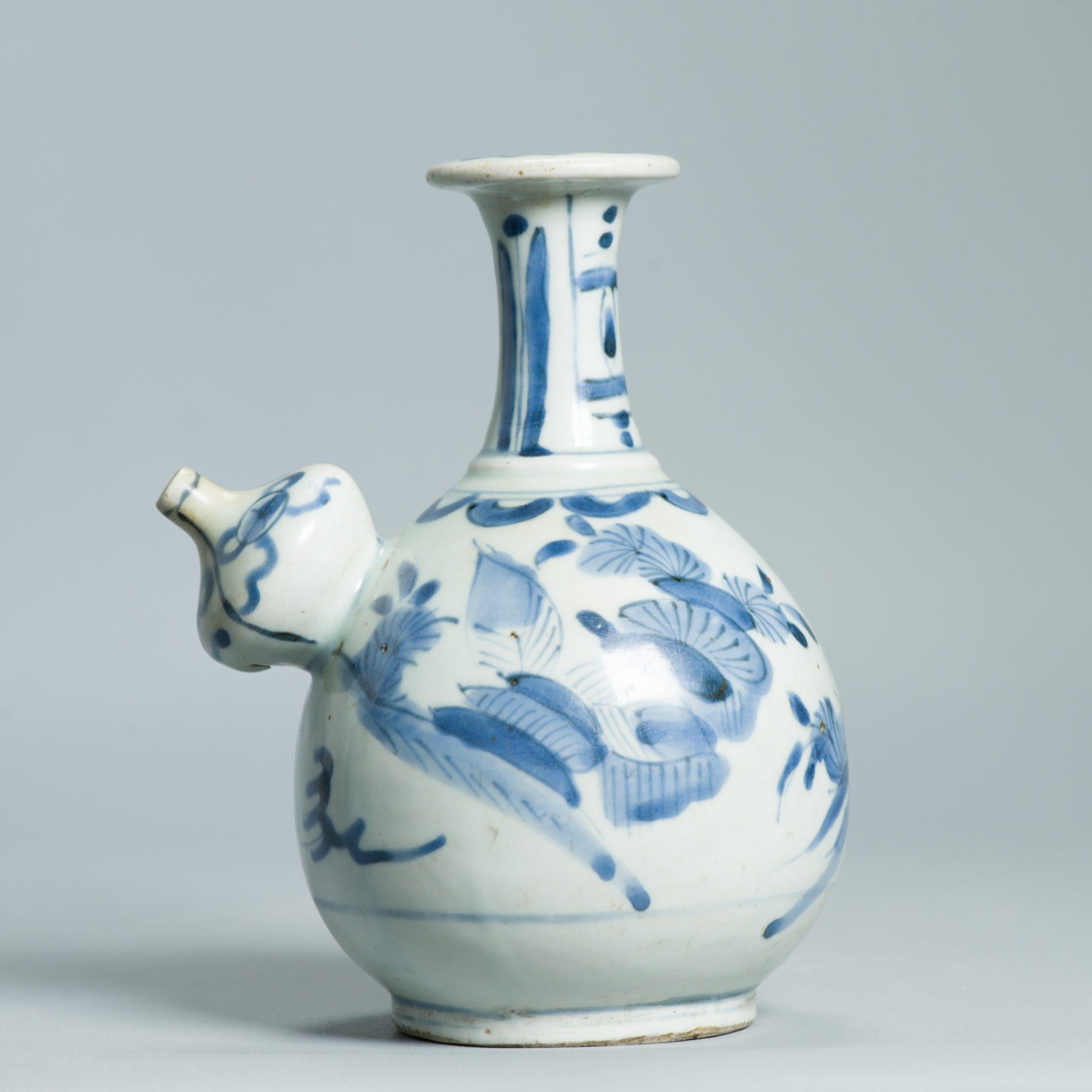 Antiguo 17C Porcelana Japonesa Azul Blanco Ghendi Periodo Edo Ghendi Kendi en venta 12