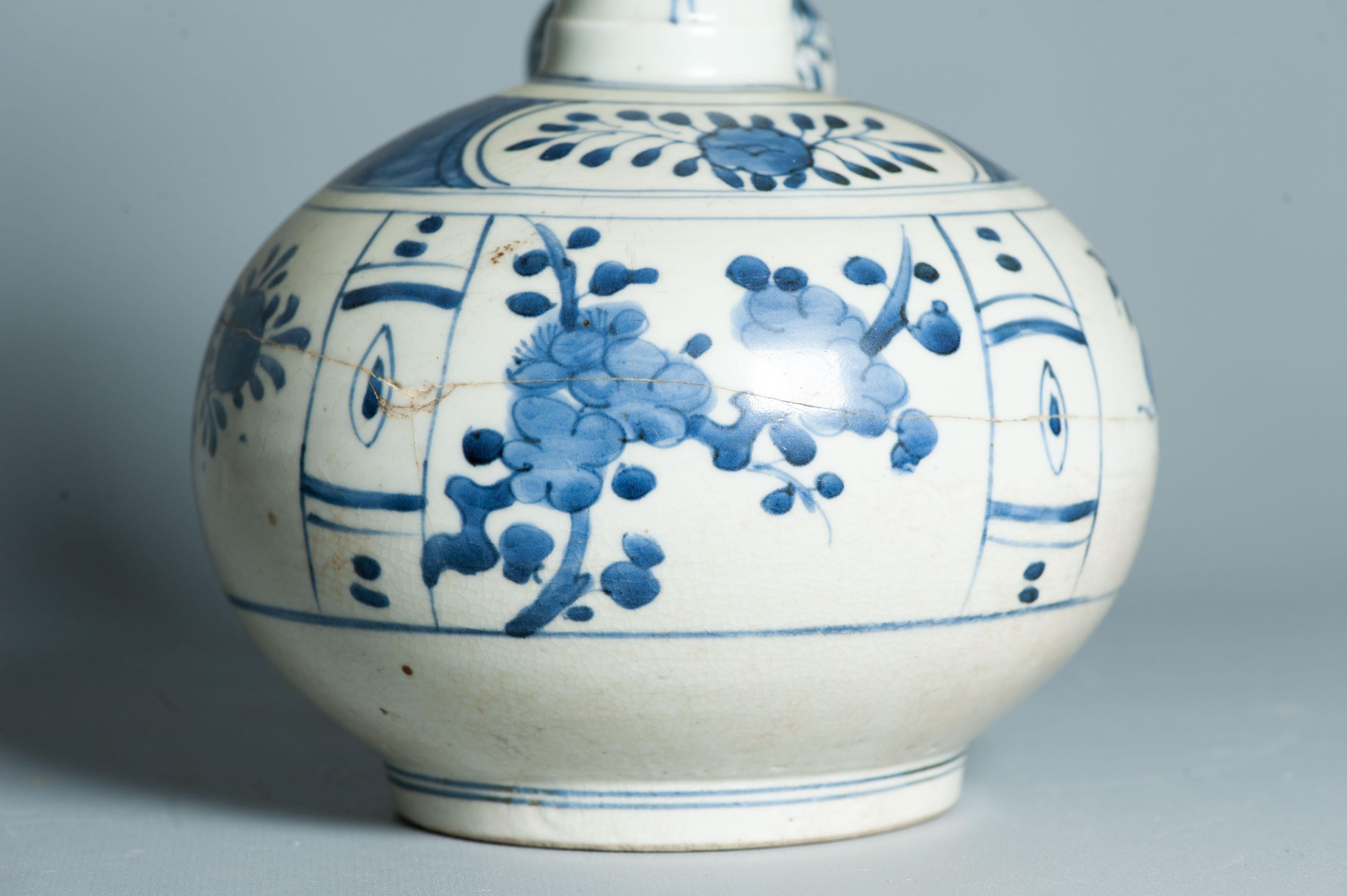 Antico Ghendi giapponese del periodo Edo del 17° secolo in porcellana blu e bianca in vendita 12