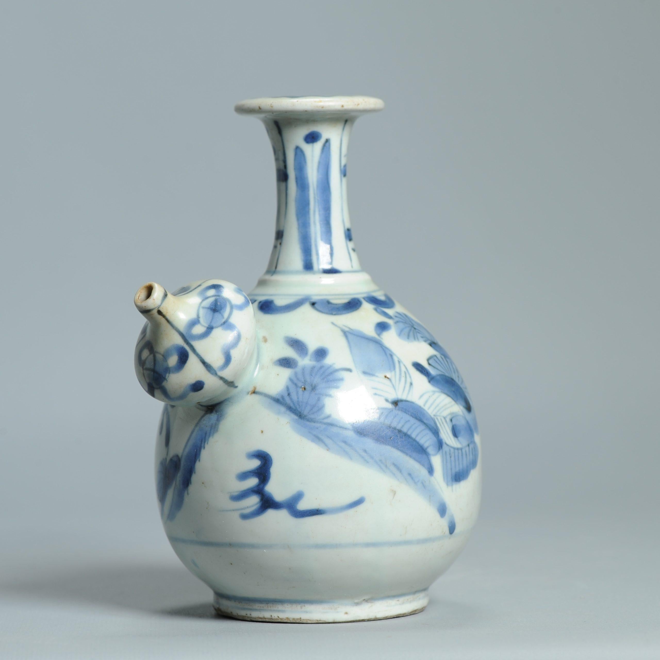 Antiguo 17C Porcelana Japonesa Azul Blanco Ghendi Periodo Edo Ghendi Kendi en venta 1