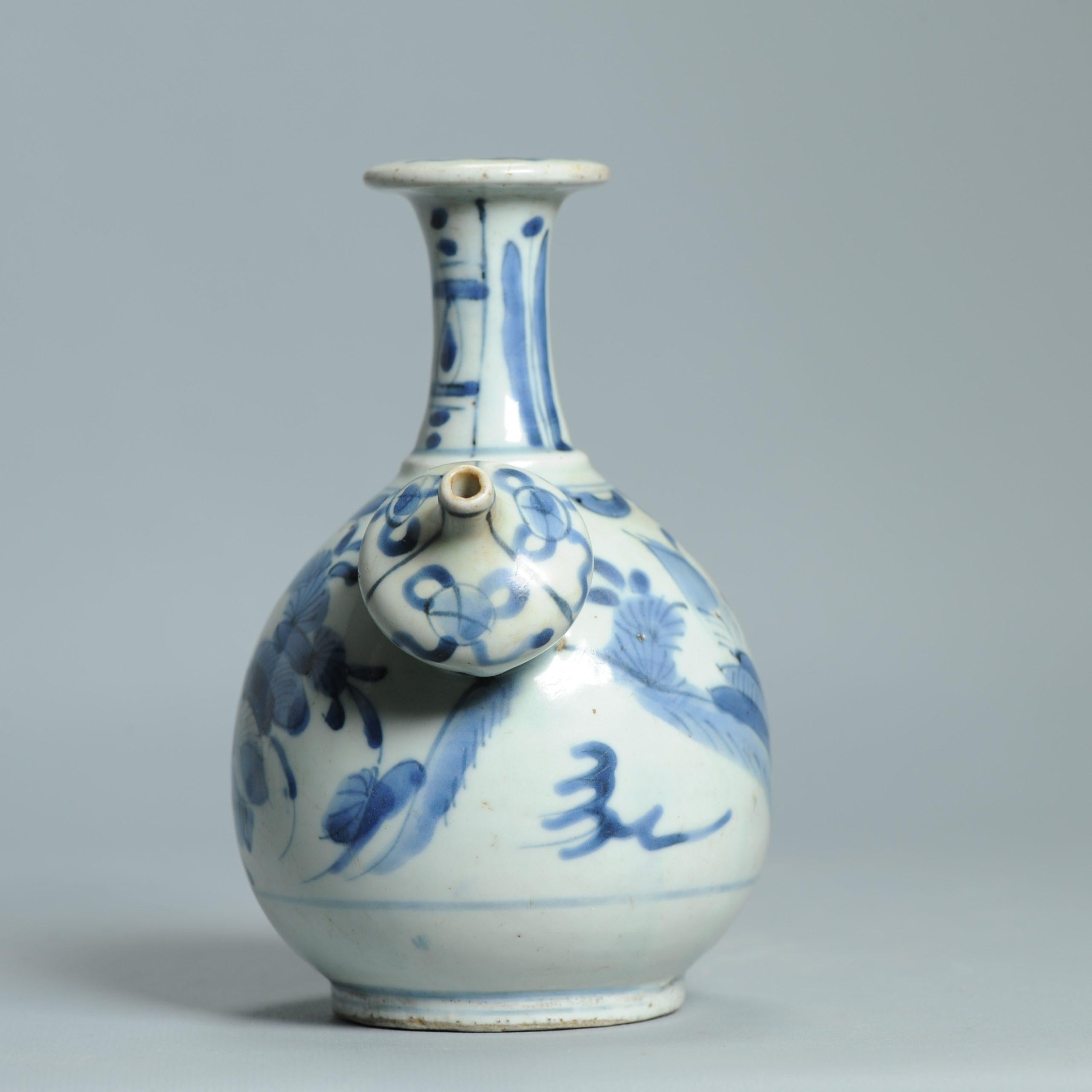 Antiguo 17C Porcelana Japonesa Azul Blanco Ghendi Periodo Edo Ghendi Kendi en venta 2