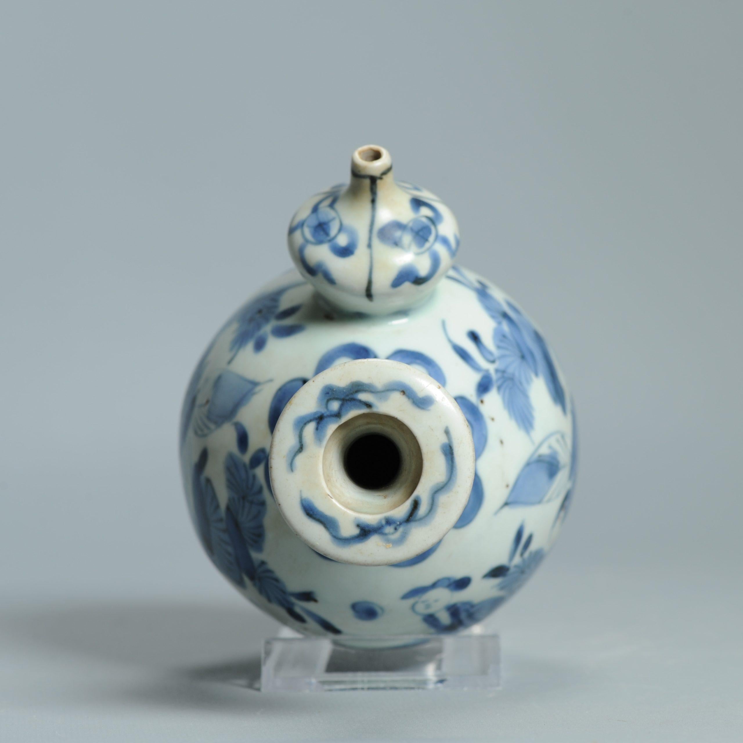 Antiguo 17C Porcelana Japonesa Azul Blanco Ghendi Periodo Edo Ghendi Kendi en venta 3