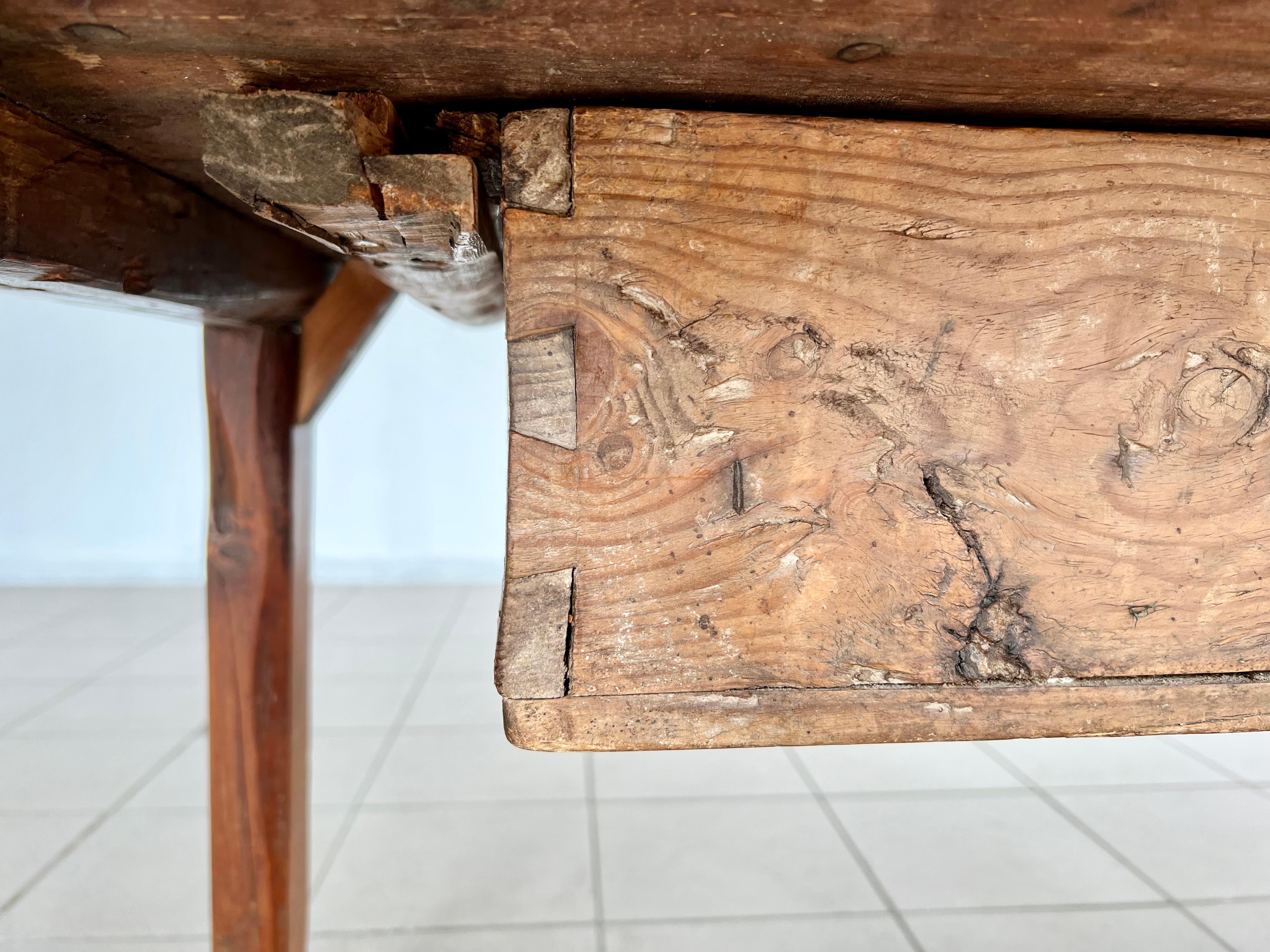 Antique 17c Spanish Rustic Work Table or Side Kitchen Table With Single Drawer For Sale 4