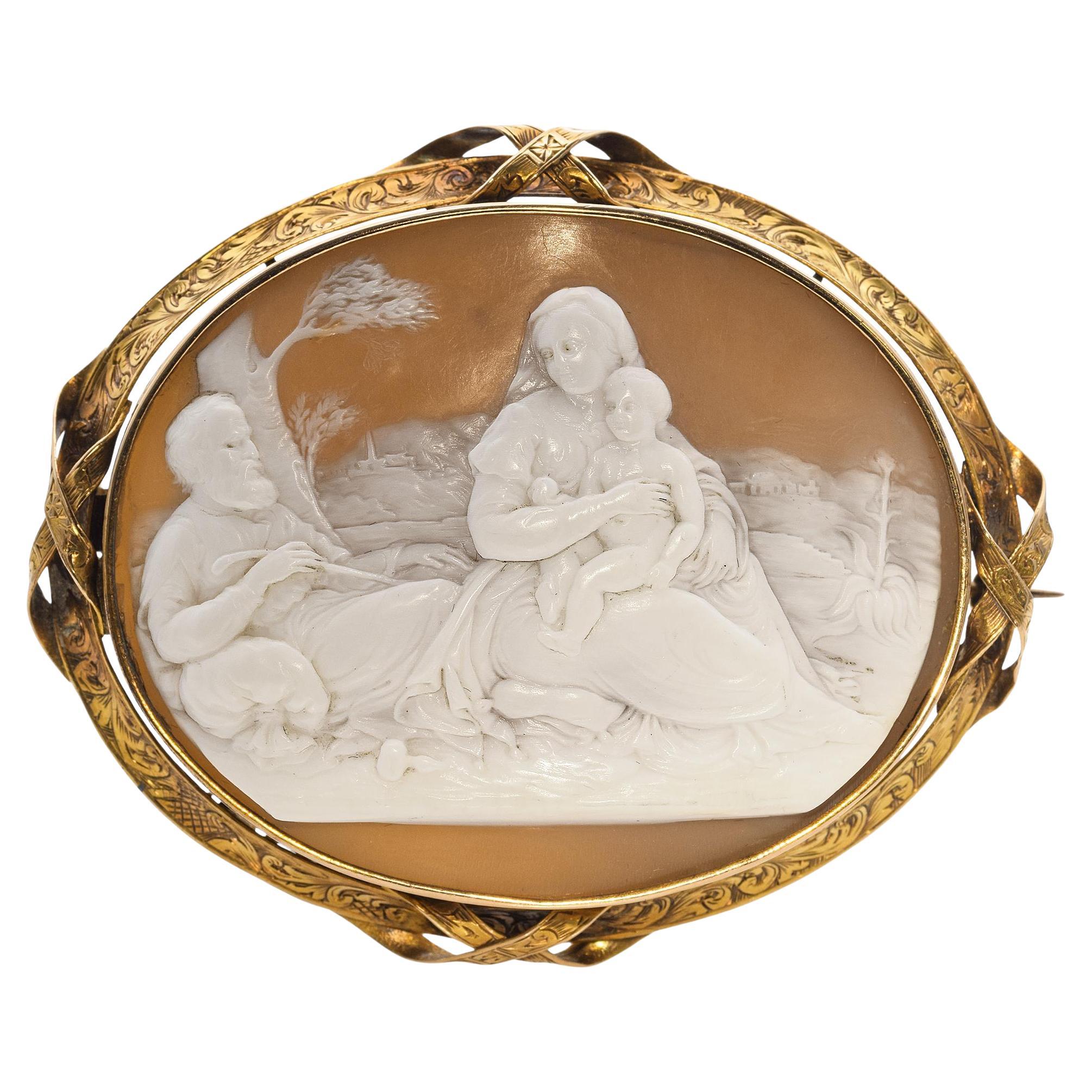 Antique 17K Yellow Gold Mary Joseph & Baby Jesus Shell Cameo Brooch